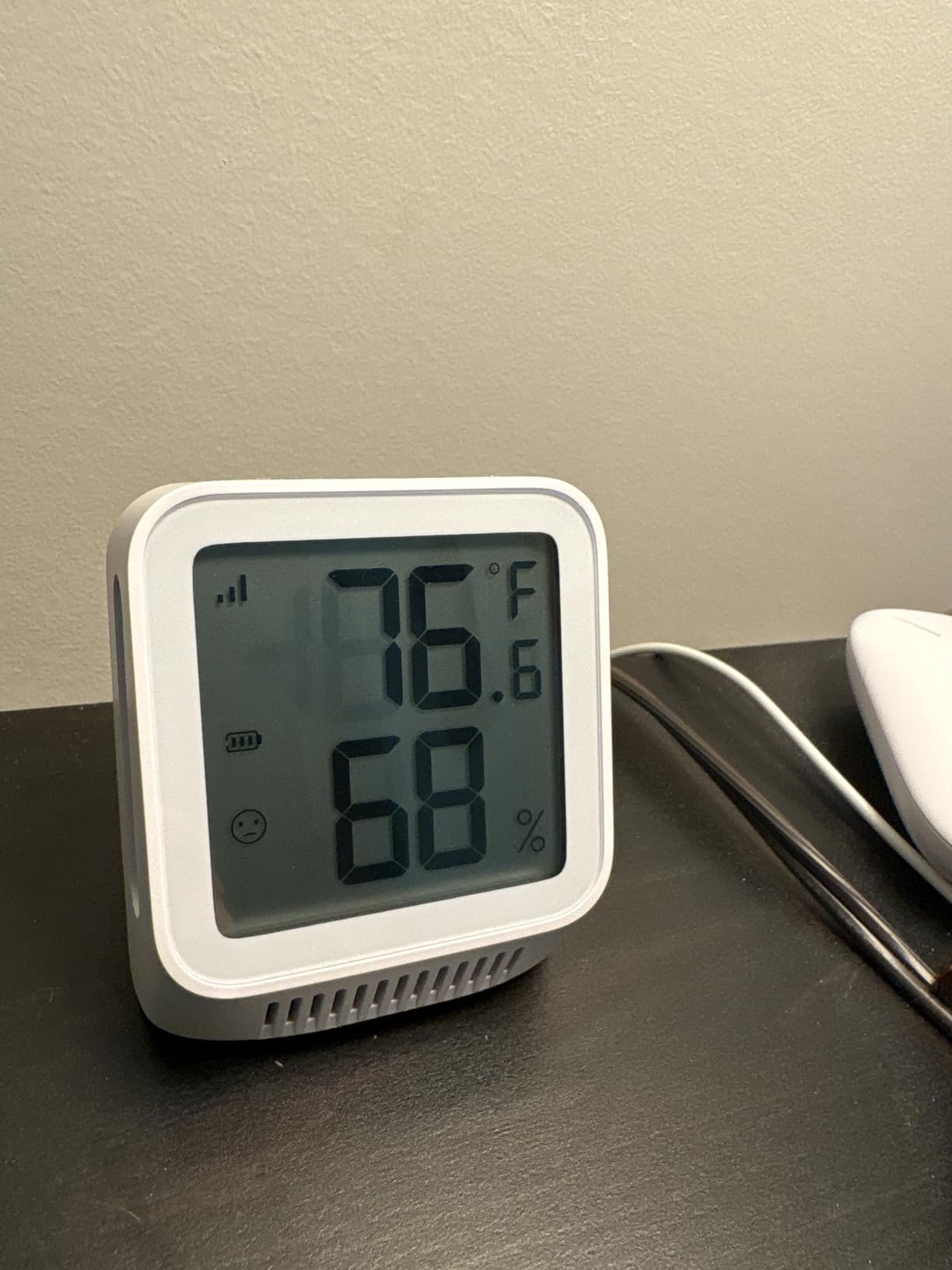 X-Sense Wi-Fi Thermometer Hygrometer with LCD, Base Station not Included | Clear LCD Display for Real-Time Indoor Temperature and Humidity, Black customer photo 2