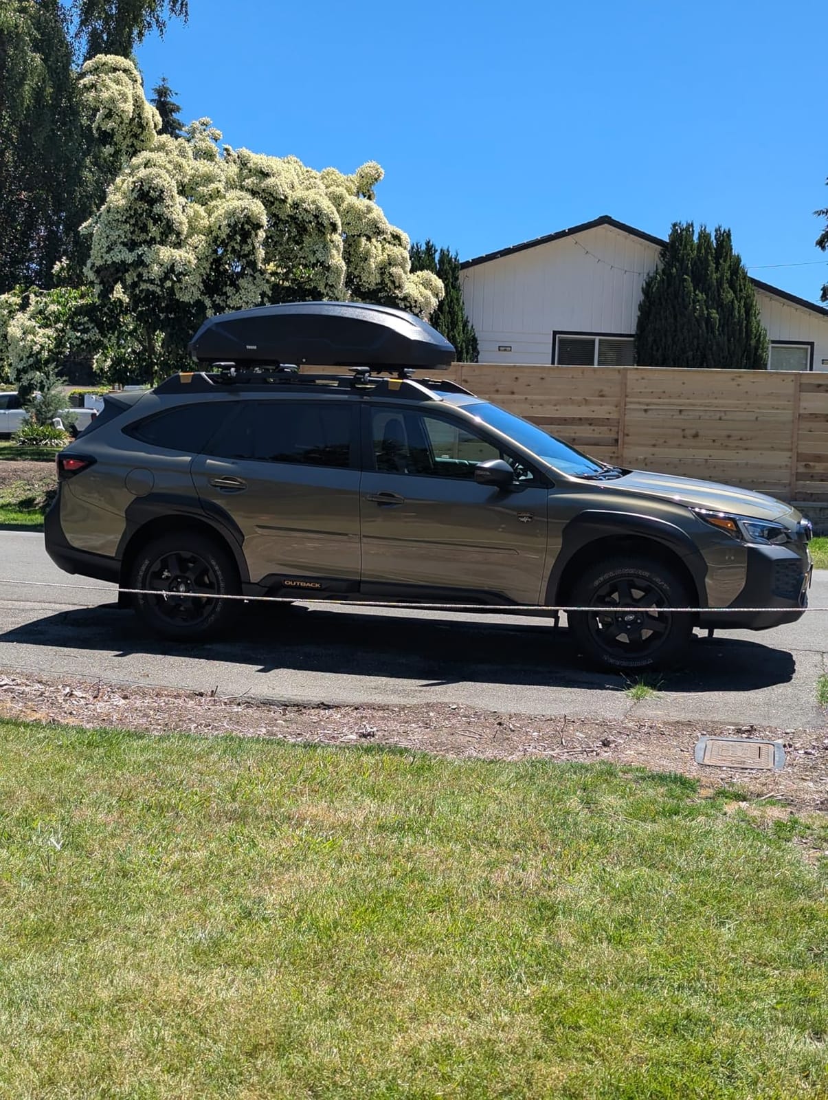 Thule Pulse 2 Aerodynamic roof Mounted Box, Size L, 16 cu ft, Dual-Sided Opening with Locks, Tool-Free Install, for SUVs, Trucks, Cars, EVs customer photo 2