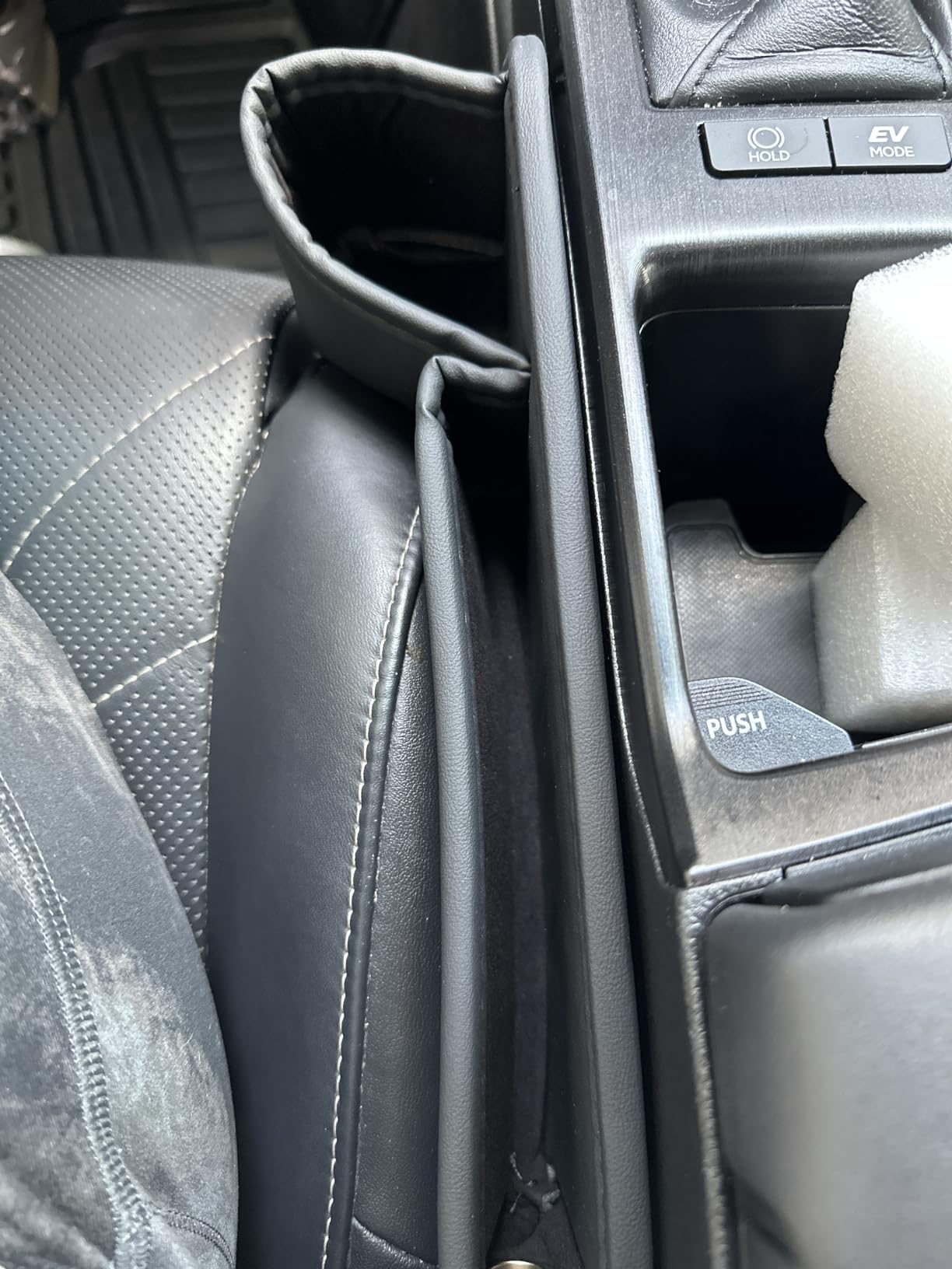 Anti-Drop Car Seat Gap Filler Organizer, Premium Leather Console Organizer, Easy Access to Phone/Keys, Universal Fit for Car SUV Truck Multi-Purpose Essentials Organizer (2PC) customer photo 2