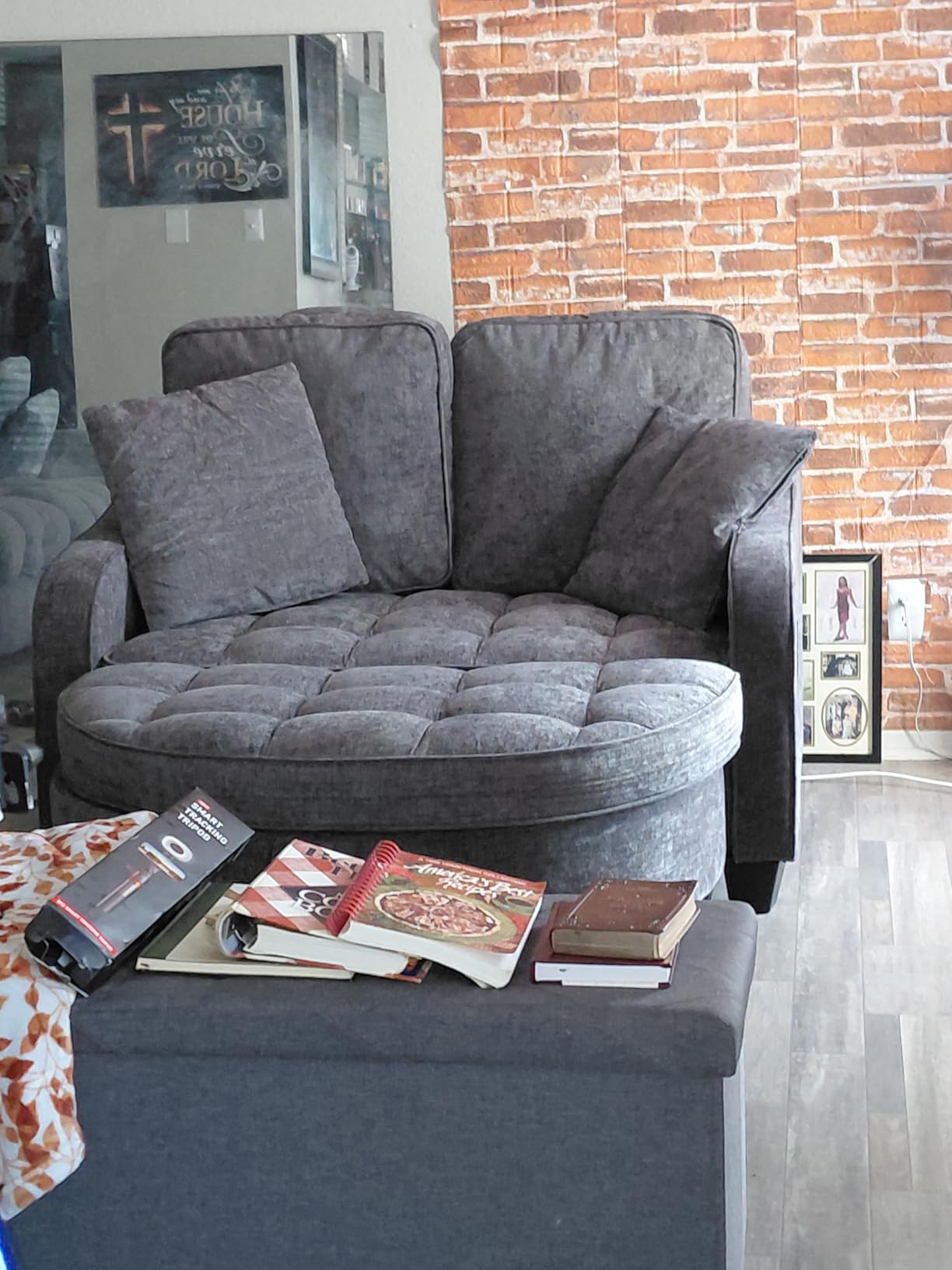ERYE Chenille Tufted Loveseat Sofa and Ottoman Set, Tufted Recliner Sleeper Chaise Lounge with Curved Storage Ottoman, Reclining Backrest and Side Pockets, 4 Pillows customer photo 1