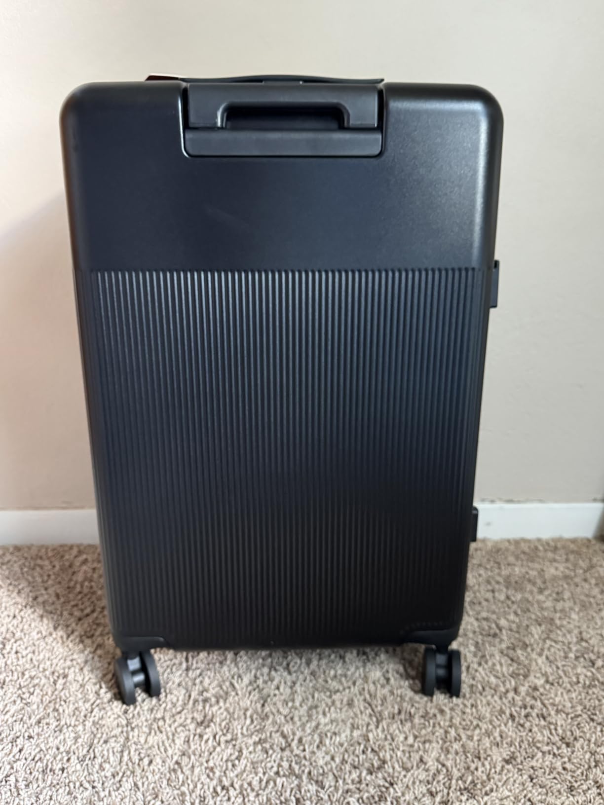 LOVEVOOK Hard Shell Carry On Luggage 22x14x9 Airline Approved with Removable Lining, 22 Inch Carry On Suitcase with Spinner Wheel TSA Lock, Lightweight Checked Luggage for Men Women Travel Business Trip customer photo 2