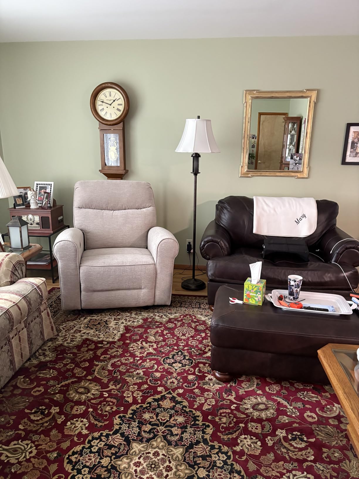 MCombo Compact Wall Hugger Power Recliner Chair for Small Spaces PR520 | 1