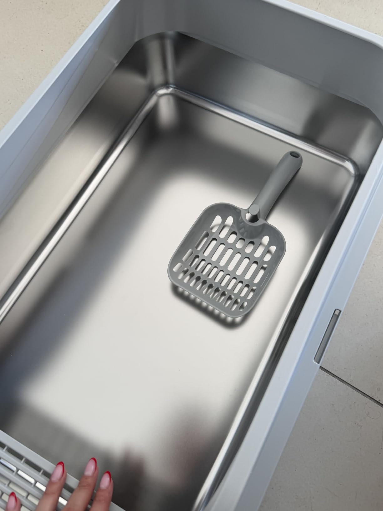 High-Sided Stainless Steel XL Cat Litter Box for Cats | High-Sided Design Prevents Urine Leakage, Non-Stick, Easy to Clean, Includes Scoop, Gray customer photo 2
