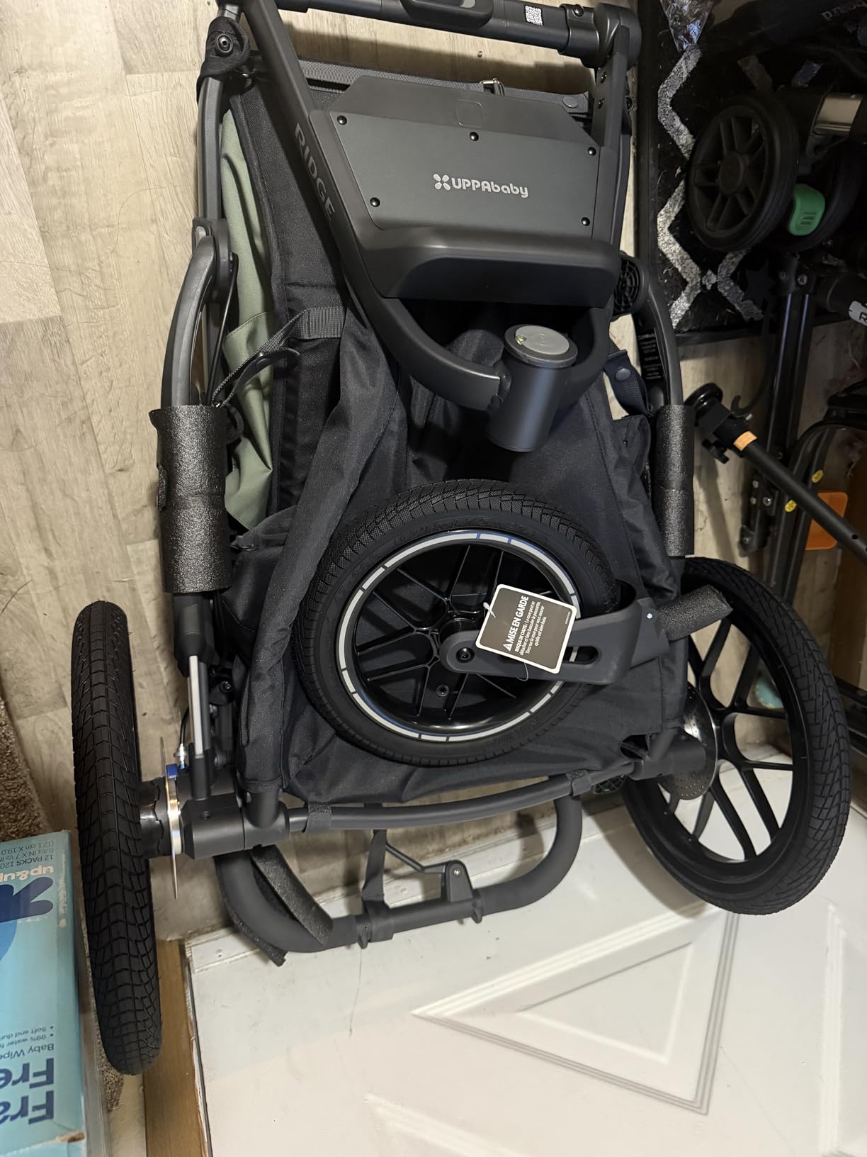 UPPAbaby Ridge V2 Jogging Stroller | All-Terrain Performance Suspension + Never-Flat Tires Built for Walking, Running + Trails | Water Bottle Holder Included | James (Black |Carbon Frame) customer photo 2
