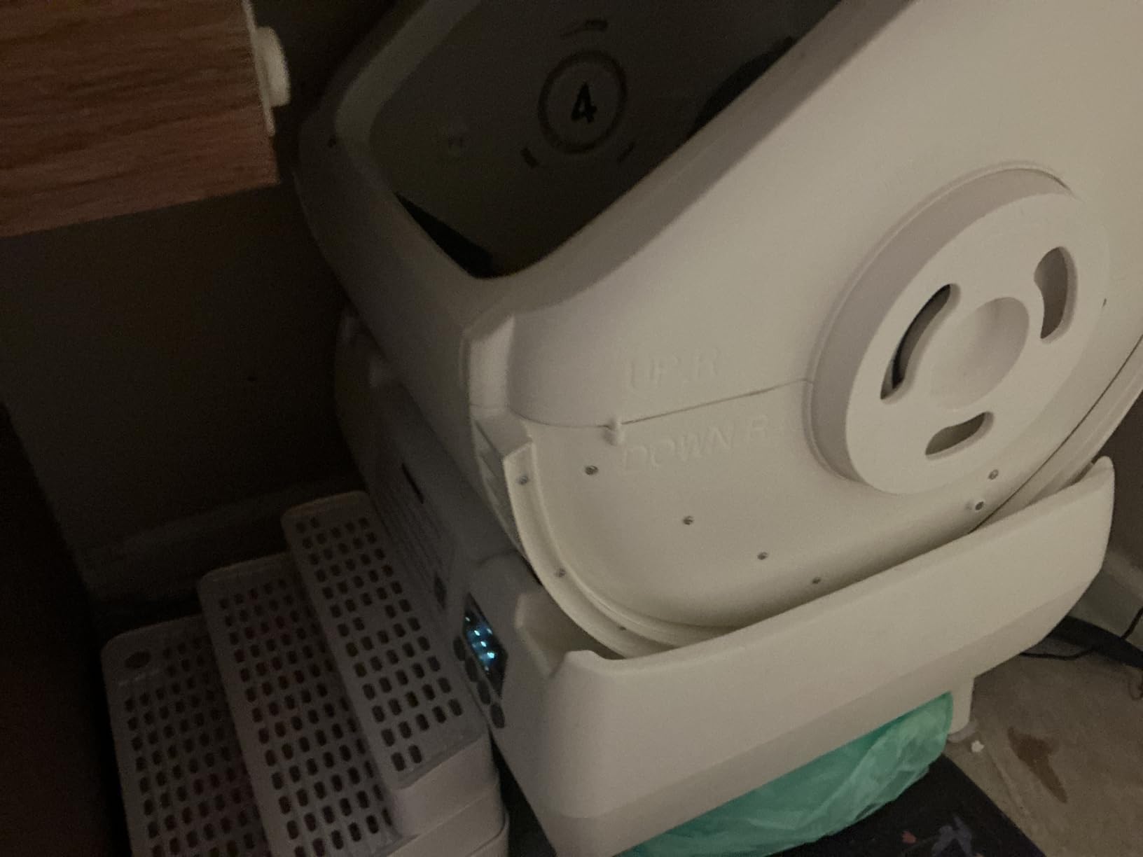 Automatic Cat Litter Box Self Cleaning - App Control, Cat Toilet Records, Suitable for Big Cats, Medium Cats, Kittens and Multi-Cat Families, Anti-Pinch, Low Noise - White customer photo 1
