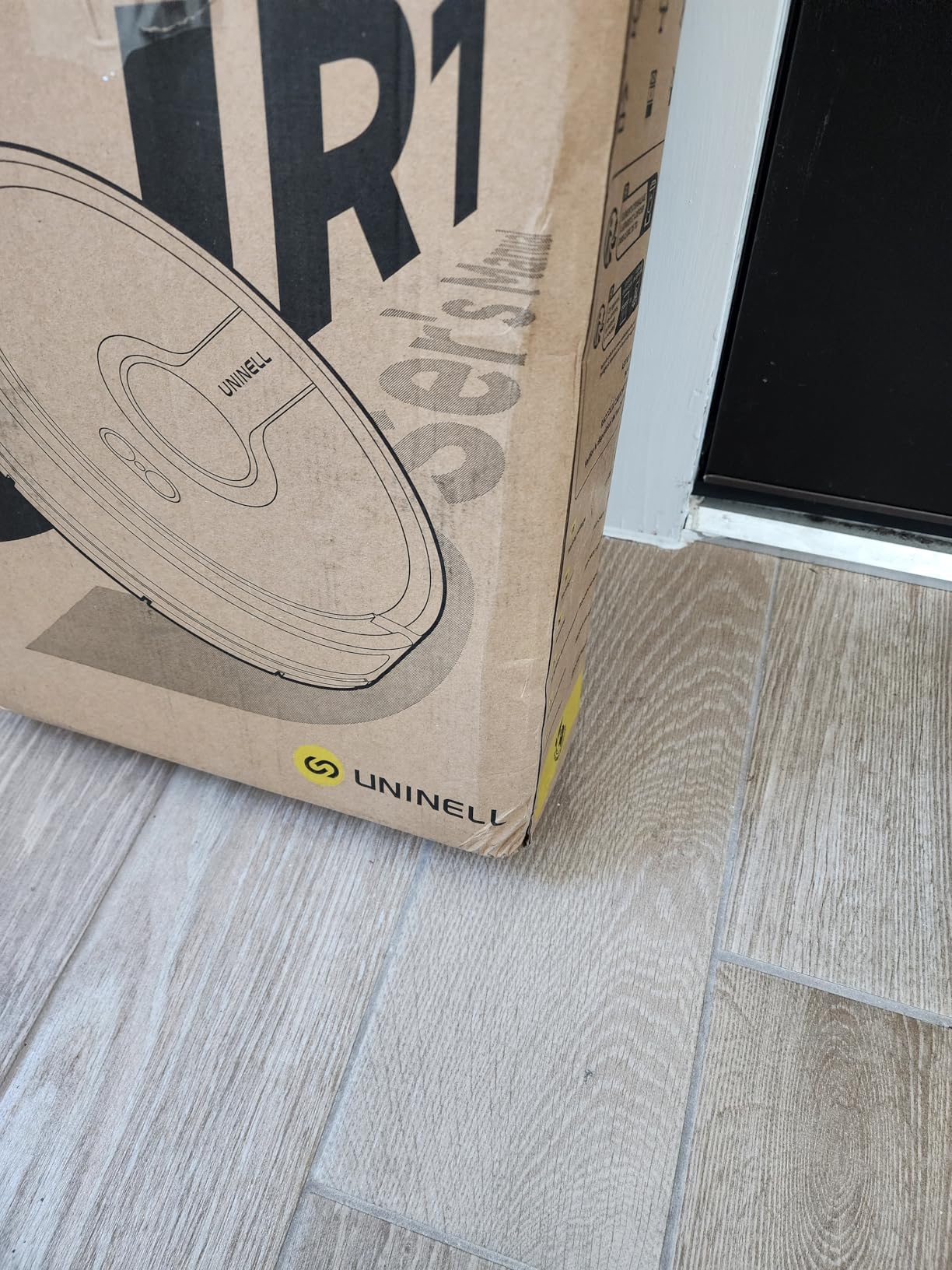 Robot Vacuum and Mop Combo,5000Pa Robotic Vacuum Cleaner,180mins Runtime Vacuum Robot with App/Remote/Alexa Control, Ideal for Hard Floor/Carpet/Pet Hair, Self-Charge,Schedule Clean(UR1) customer photo 1