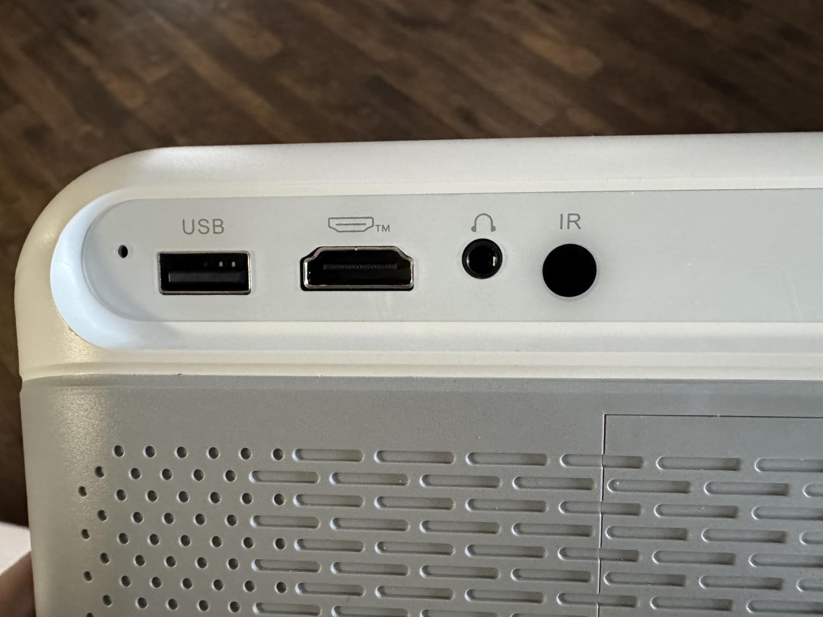 Officially-Licensed APP & Native 1080P Mini Projector customer photo 1
