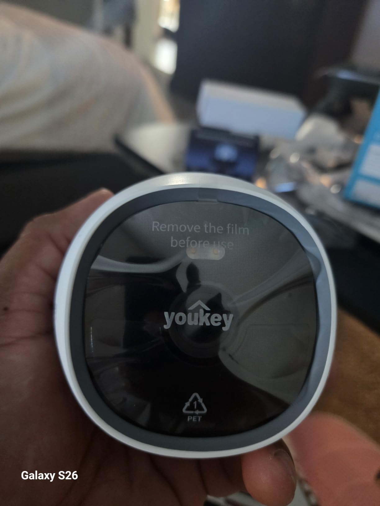 youkey Magnetic Indoor Security Camera Wireless, 2K Battery Powered Camera, No Subscription, Built-in 8GB Storage, Wire-Free for Renters, Compatible with Alexa & Google, Pet/Baby Monitor(S320) customer photo 2