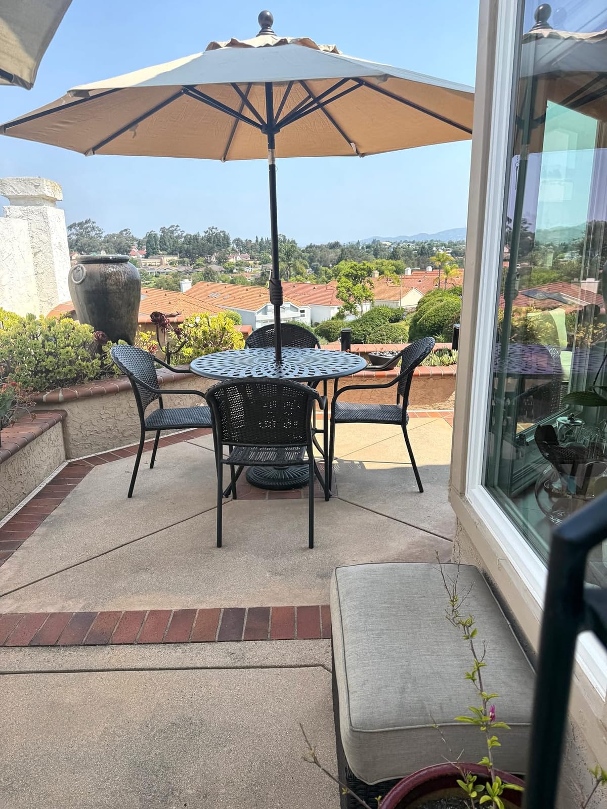EliteShade USA 10-Year-Non-Fading 9Ft Market Patio Umbrella, UPF 50+ UV Protection Performance Sun Umbrella, Heavy Duty Commercial Grade Outdoor Table Umbrella with Crank & Tilt, Windproof Vented Top for Garden, Pool, Deck and Outdoor Playsets, White customer photo 2