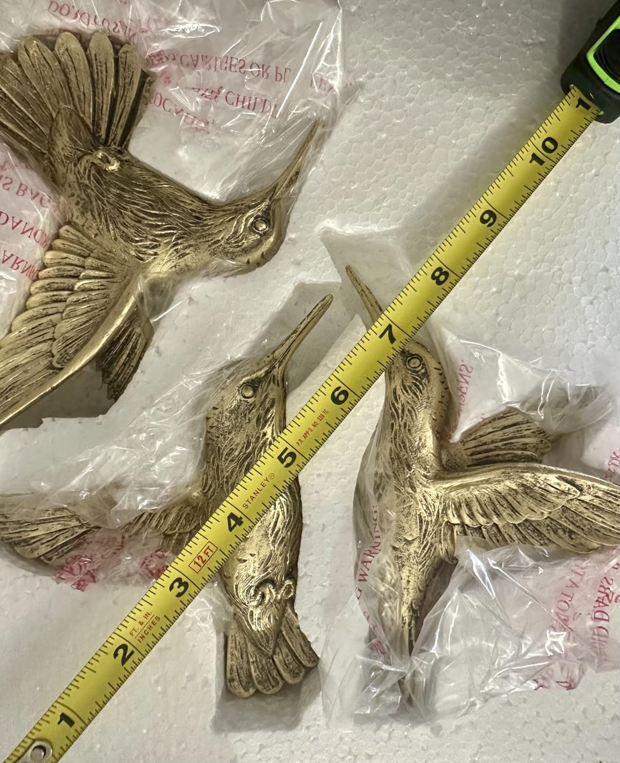 GUSFREUD 3D Hummingbird Wall Decor Set - Brass Resin Bird Wall Decor for Living Room, Bedroom and Gallery Walls - Vintage Gold - Set of 3 customer photo 2