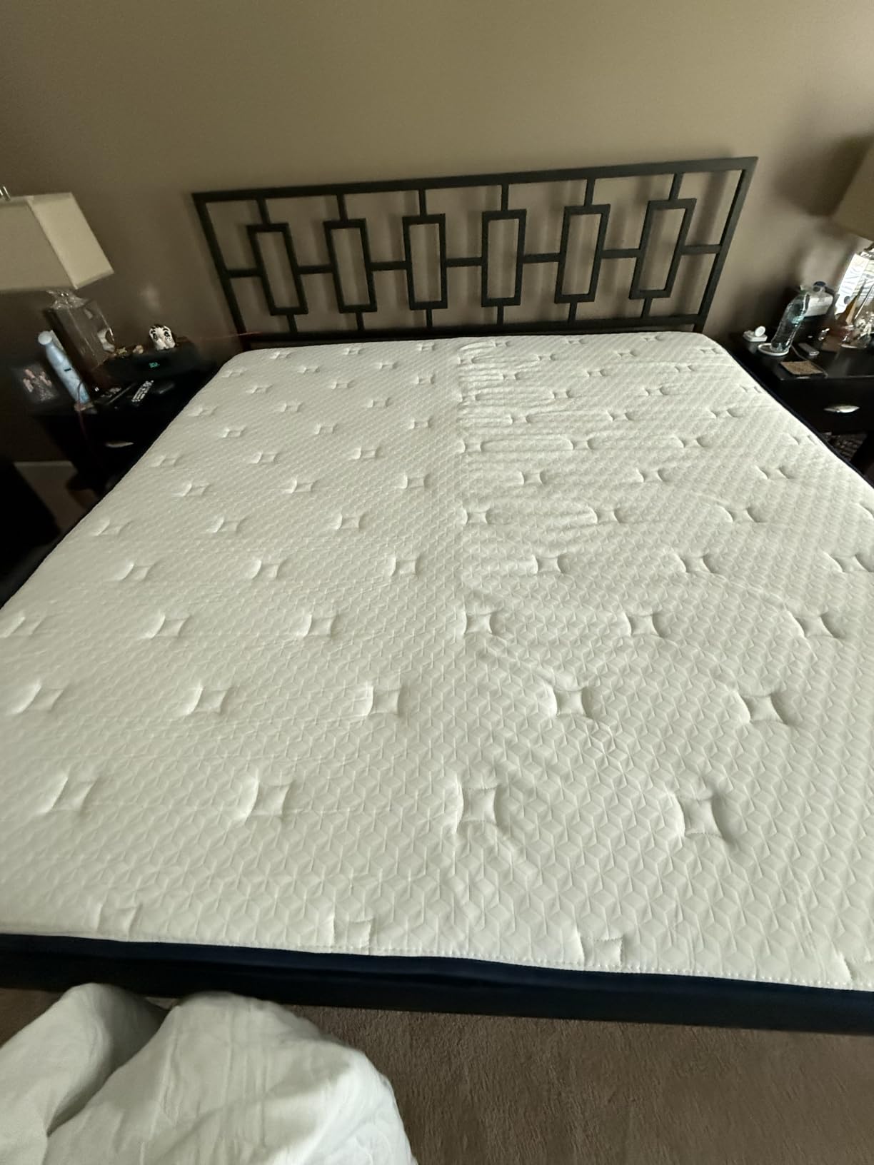Avenco SyncDeep Queen Mattress 12 Inch, Firm Hybrid Cooling, Lumbar Support customer photo 2