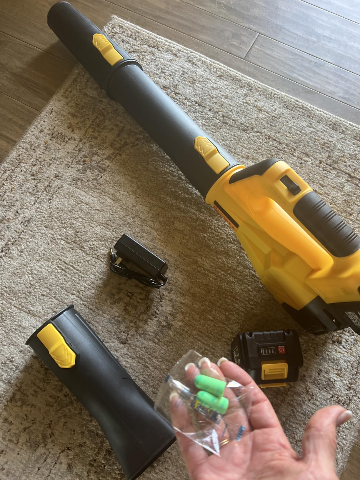 Electric Leaf Blower Cordless with Battery and Charger for Lawn Care Small | Portable Hand Held Lightweight 2 Speed Modes Leaves Blower 420CFM 150MPH with 2x4.0Ah Batteries for Patio Yard customer photo 2