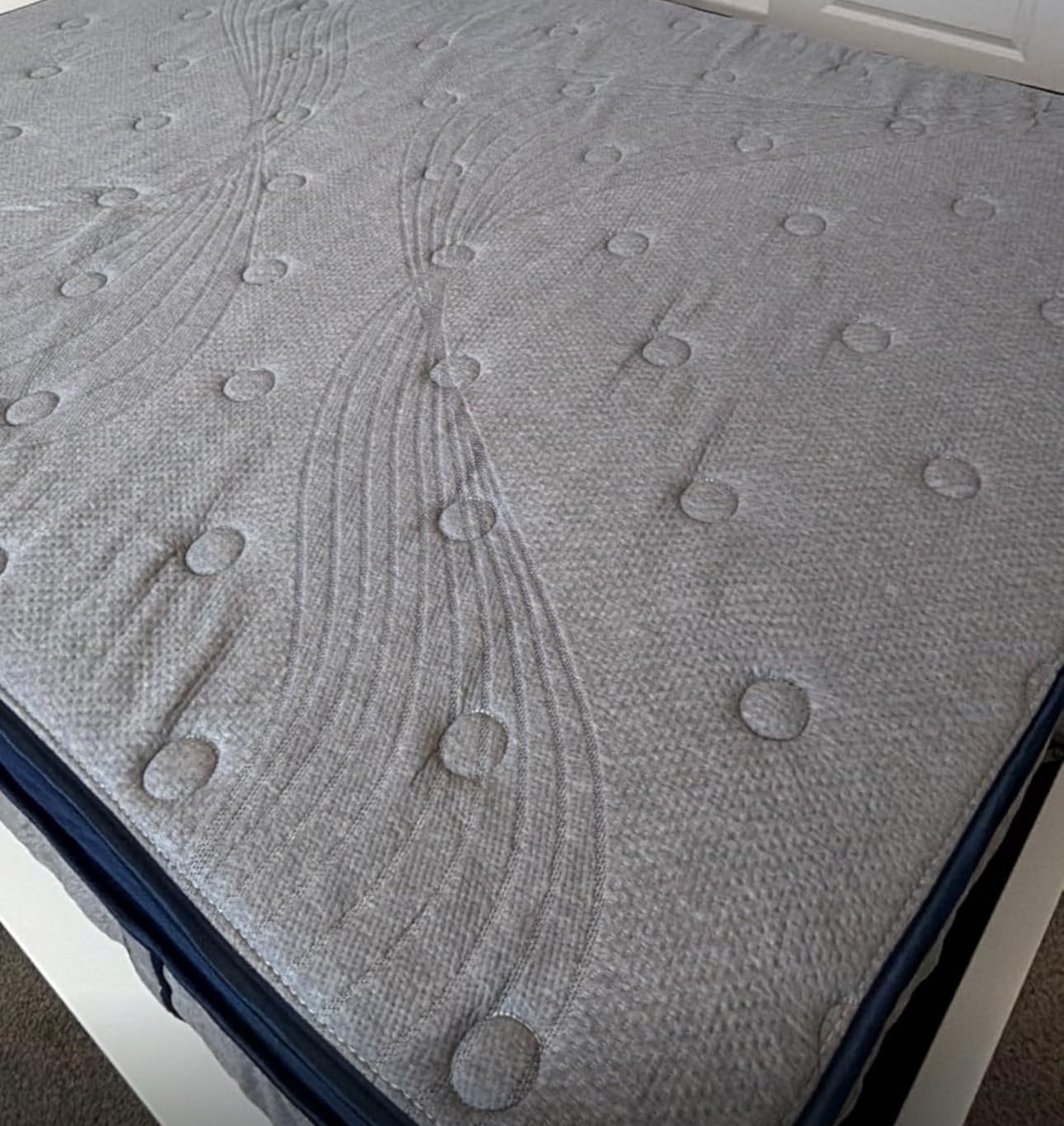 Avenco Queen Mattress 12 Inch, Luxury Hotel-Level Cooling Hybrid Mattress | Dual NanoGEL Memory Foam with SmartS Coil for Motion Isolation & Extra Back Support, Pressure Relief, CertiPUR-US Certified customer photo 1