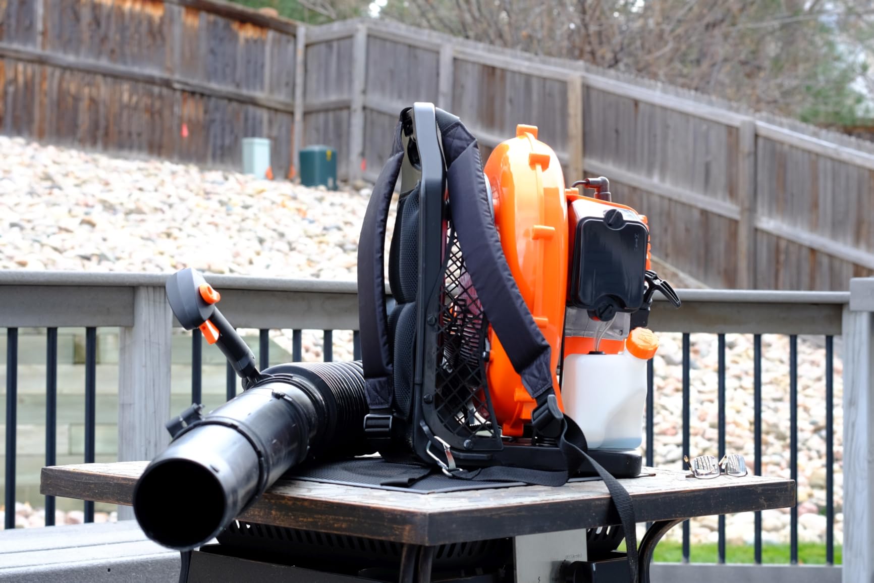 VEVOR Backpack Leaf Blower, 75.6CC 4-Stroke Engine Gas Powered Leaf Blower with 1.8L Fuel Tank, 615 CFM Air Volume, 179 MPH Air Speed, Ideal for Lawn Care, Leaves Cleaning, Yard Debris & Snow Removal customer photo 1
