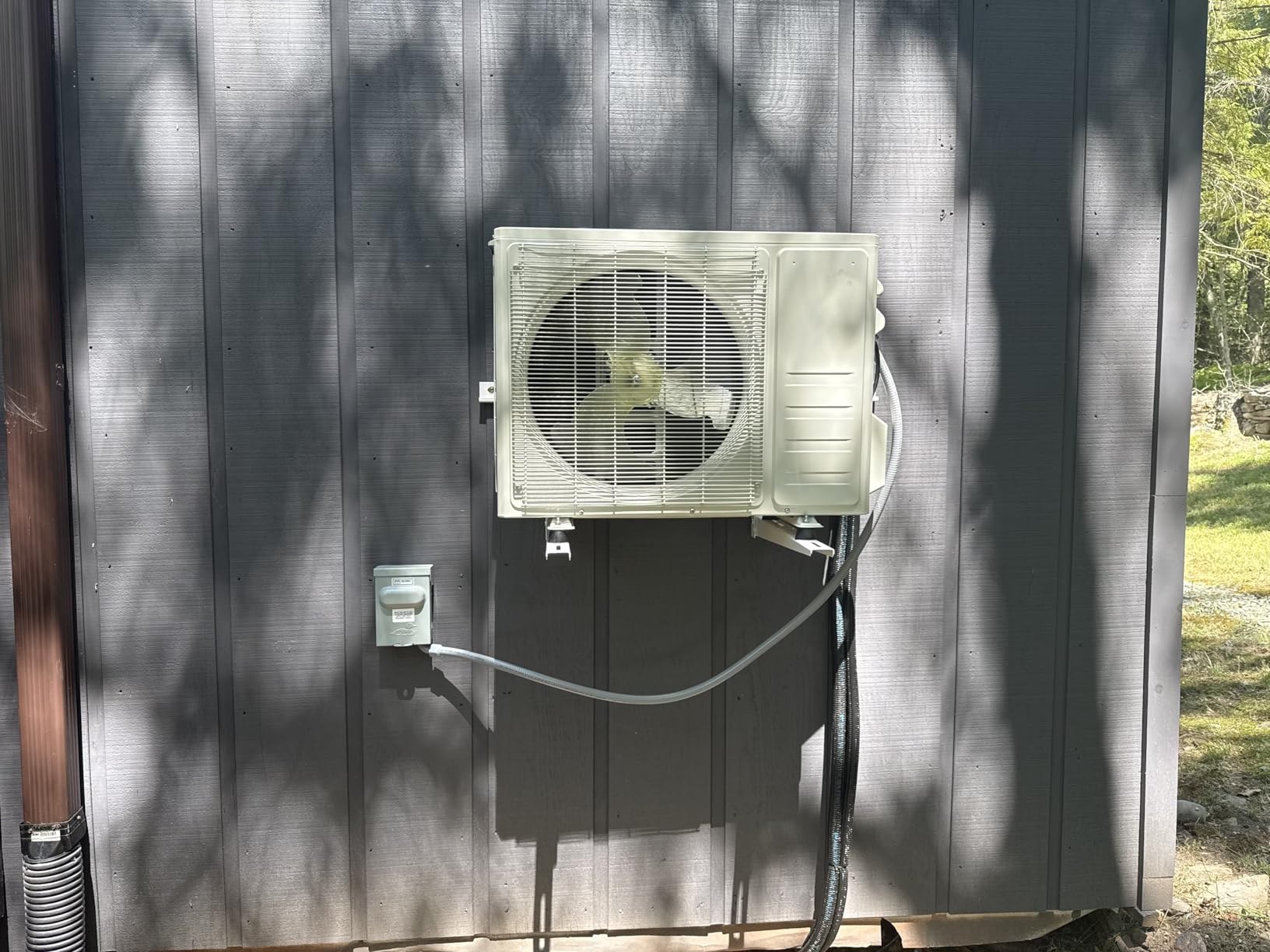 Hykolity Wifi Enabled 12000 BTU Mini Split Air Conditioner & Heater | 20 SEER2, 115V Ductless Inverter, Cools up to 750 Sq.Ft, Heat Pump Included, Installation Kits Included customer photo 1