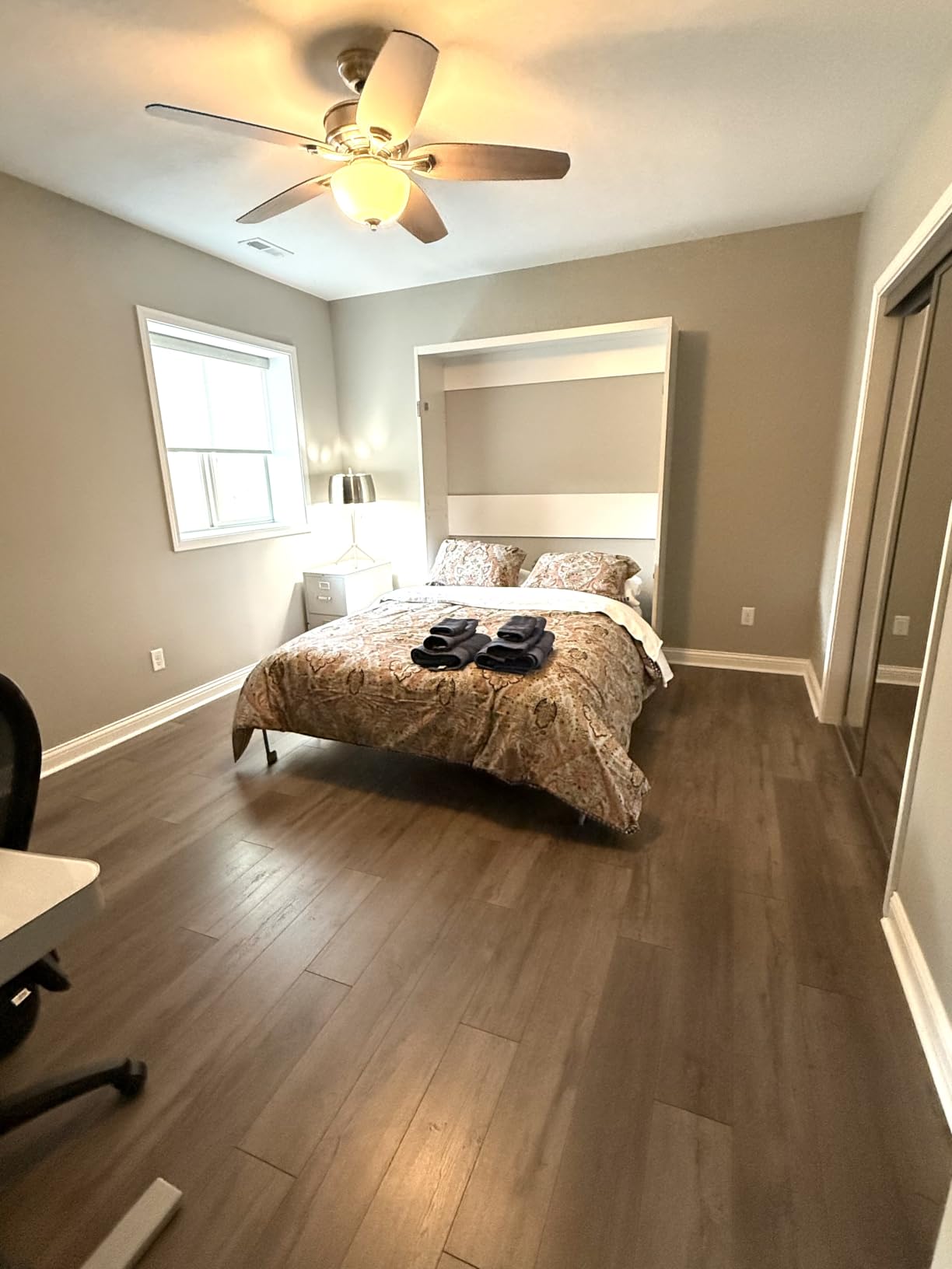 Queen Murphy Bed with Storage and Desk, Wall Bed with Side Cabinets | Automatic Connected Legs, Hydraulic-Assisted Folding, 8-10 Inch Mattress Compatibility customer photo 1