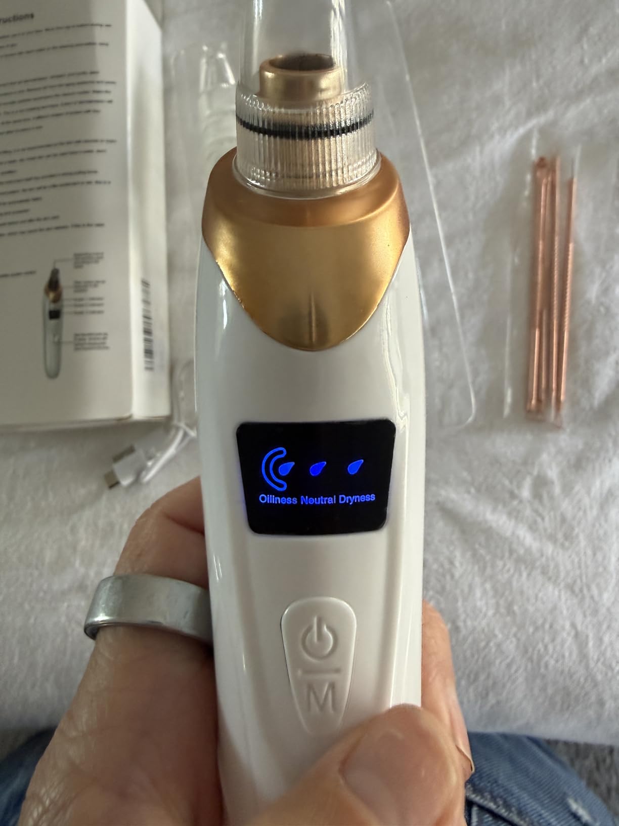 2026 Blackhead Remover with 5 Suction Heads & 4 Gold Extraction-Khaki | Electric Blackhead Vacuum Pore Vacuum for Deep Facial Cleaning, USB Rechargeable for Women & Men customer photo 1