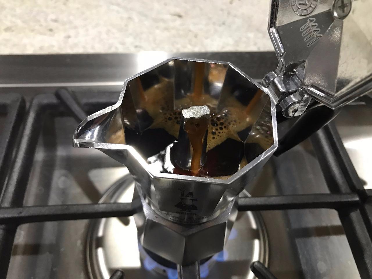 Bialetti - Moka Express: Iconic Stovetop Espresso Maker, Makes Real Italian Coffee, Moka Pot 3 Cups (4.3 Oz - 130 Ml), Aluminium, Silver customer photo 1