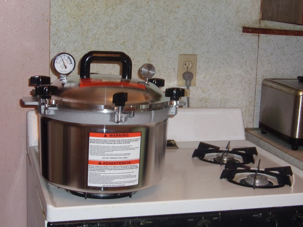 All American 1930: 41.5qt Pressure Cooker/Canner (The 941) - Exclusive Metal-to-Metal Sealing System - Easy to Open & Close - Suitable for Gas or Electric Stoves - Made in the USA customer photo 1