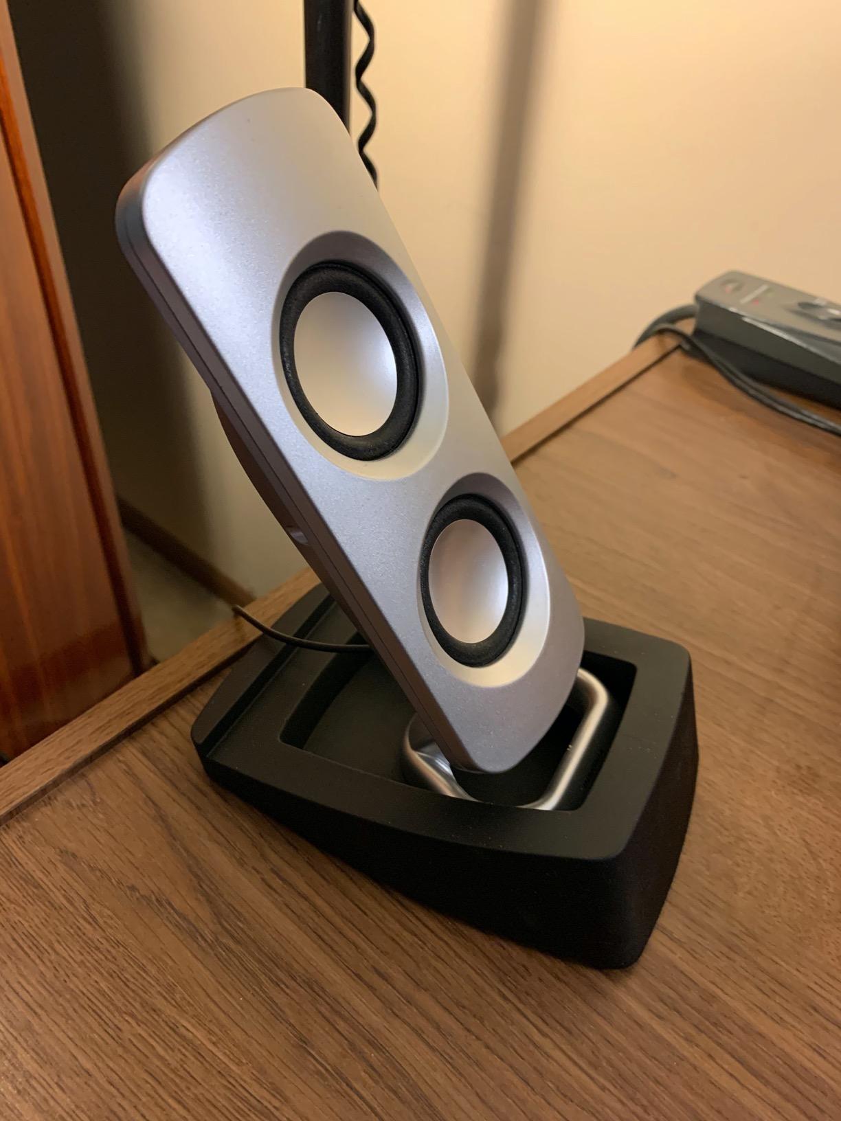 Audioengine DS1 Angled Desktop Speaker Stands – Isolation Speaker Stands customer photo 2