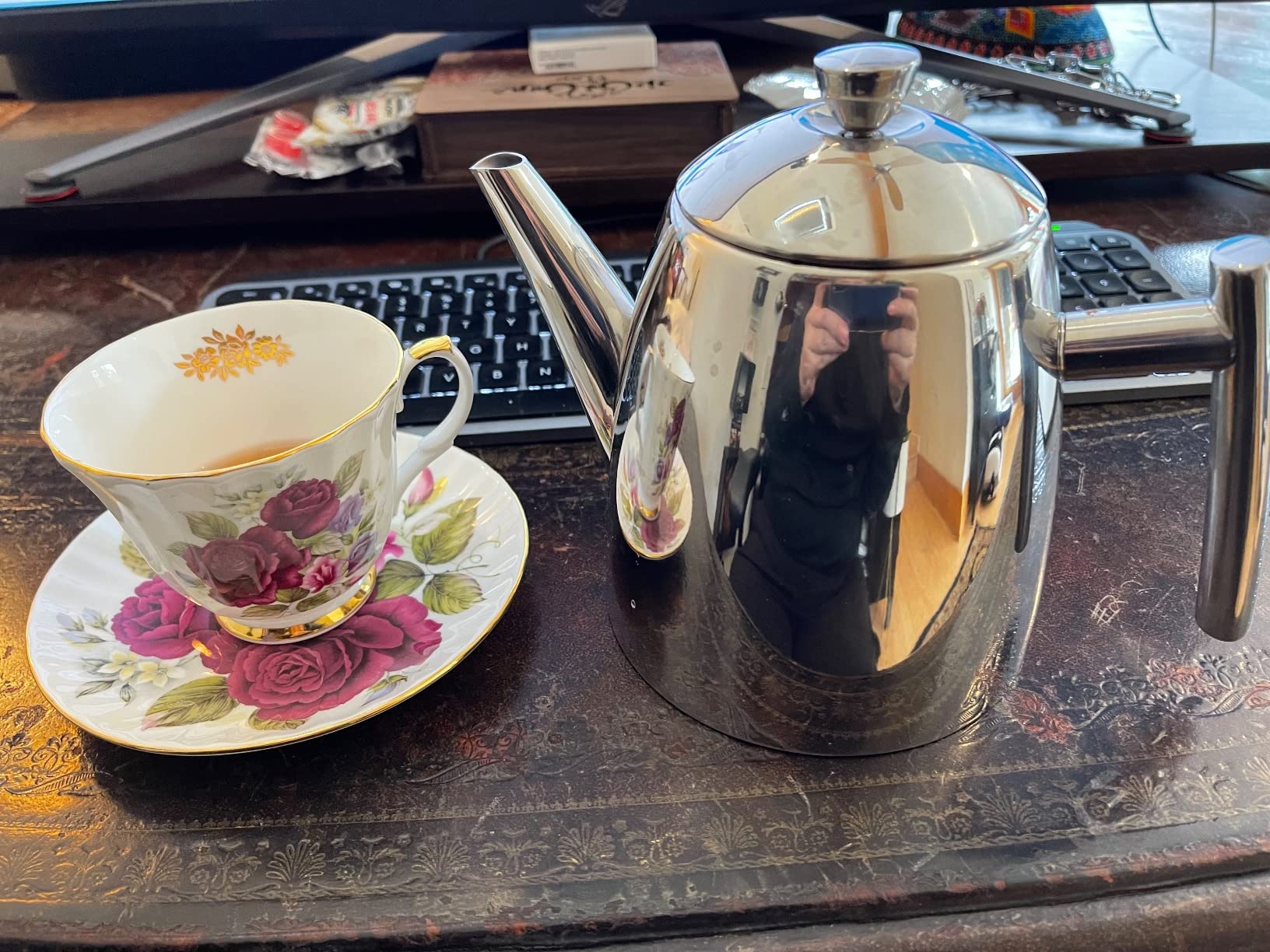 Frieling USA 18/8 Stainless Steel Teapot with Infuser, Tea Warmer with Teapot Infuser for Loose Tea, 22 Ounces customer photo 2