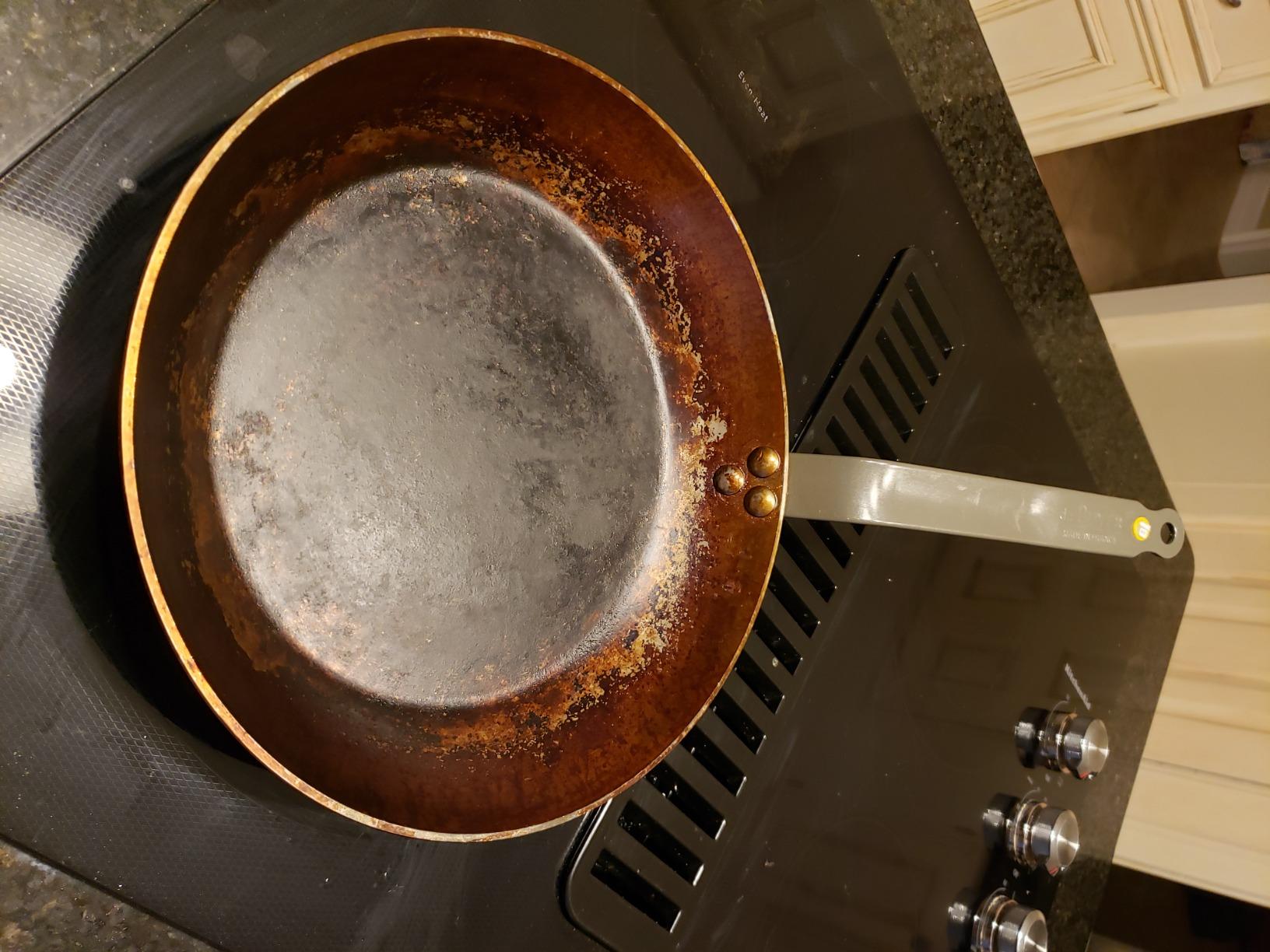 de Buyer MINERAL B Carbon Steel Fry Pan - 12.5” Diameter, 9” Cooking Surface - Ideal for Searing, Sauteing & Reheating - Naturally Non-Stick Finish - Made in France customer photo 2