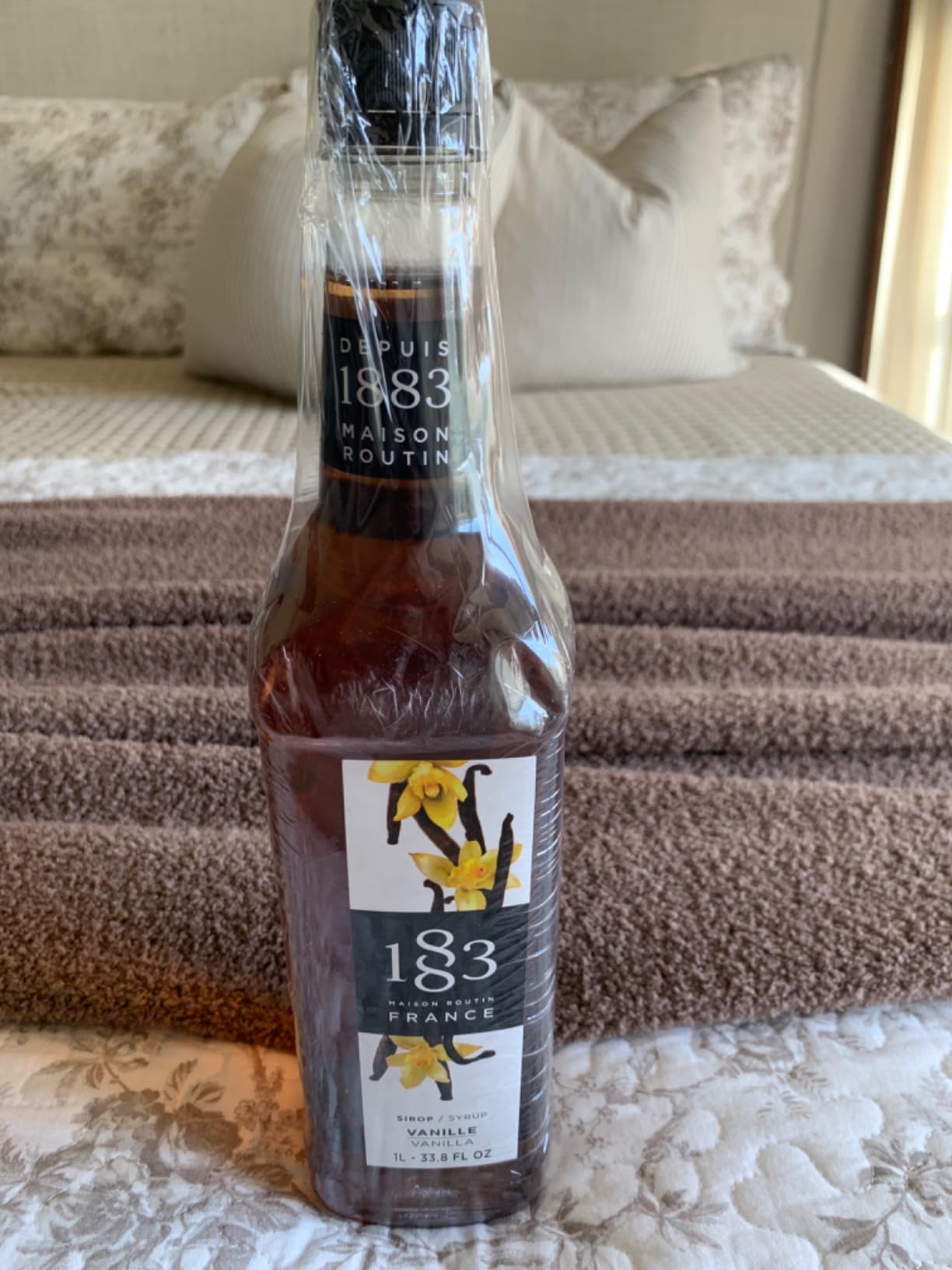 1883 Vanilla Syrup for Drinks, Made in France, 1 Liter Glass Bottle customer photo 1