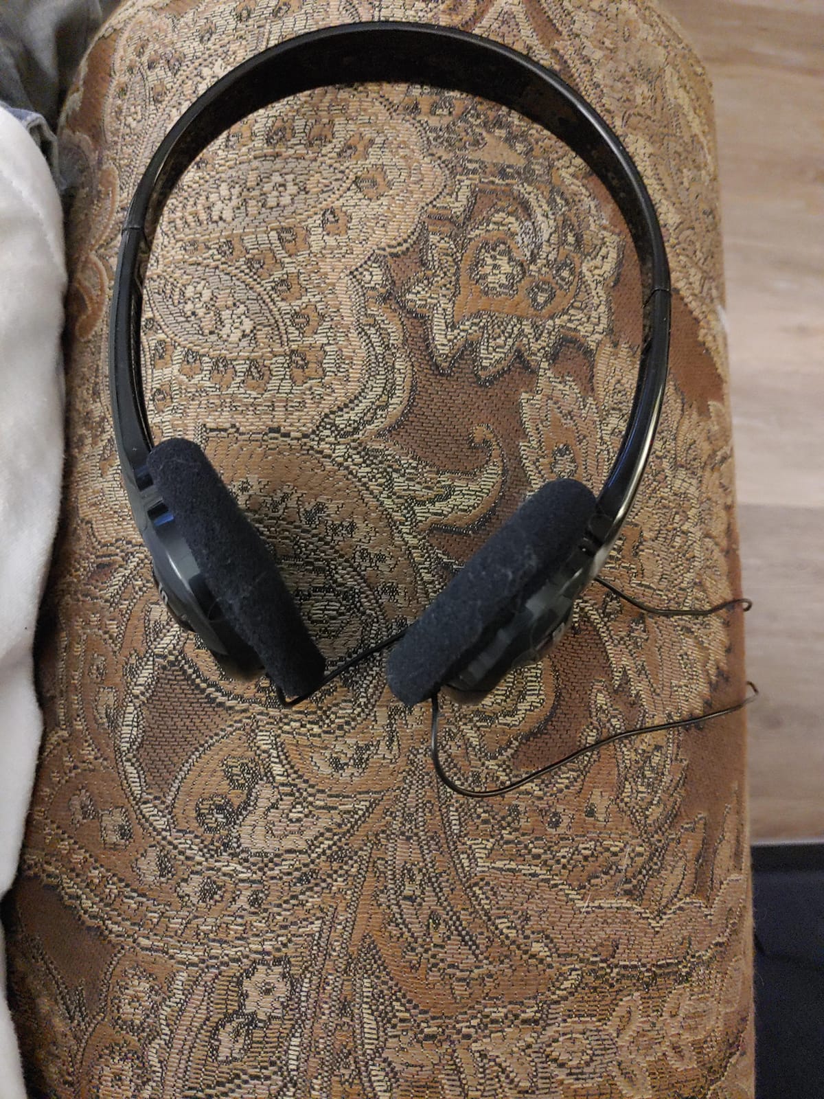 Koss KPH7 Lightweight Portable Headphone, Black customer photo 2