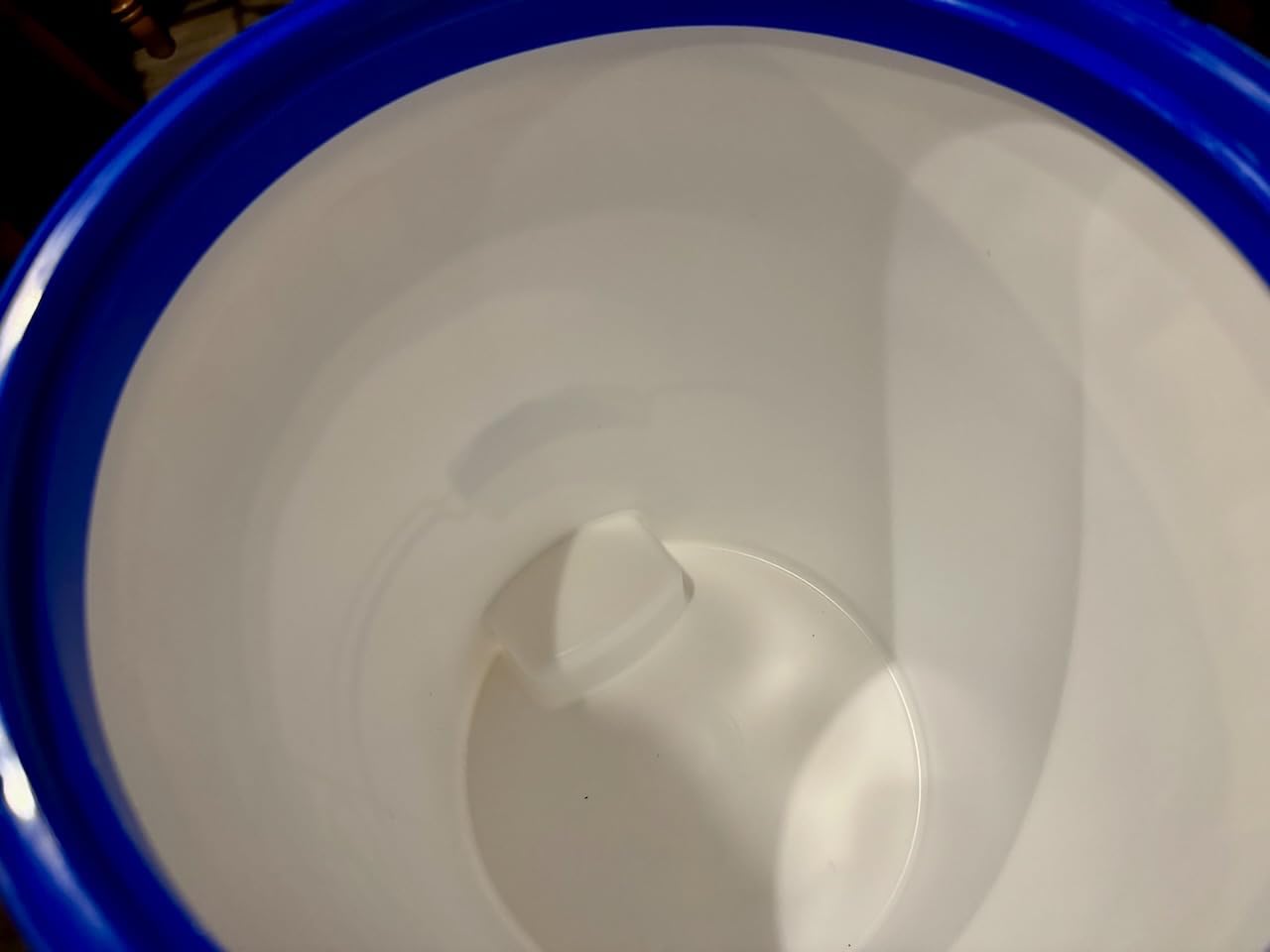 Gamma2 Gamma Seal Lid – Turn your standard utility bucket into an airtight storage container – Fits a 3.5 to 7 Gallon Bucket - Blue, Made in USA customer photo 1
