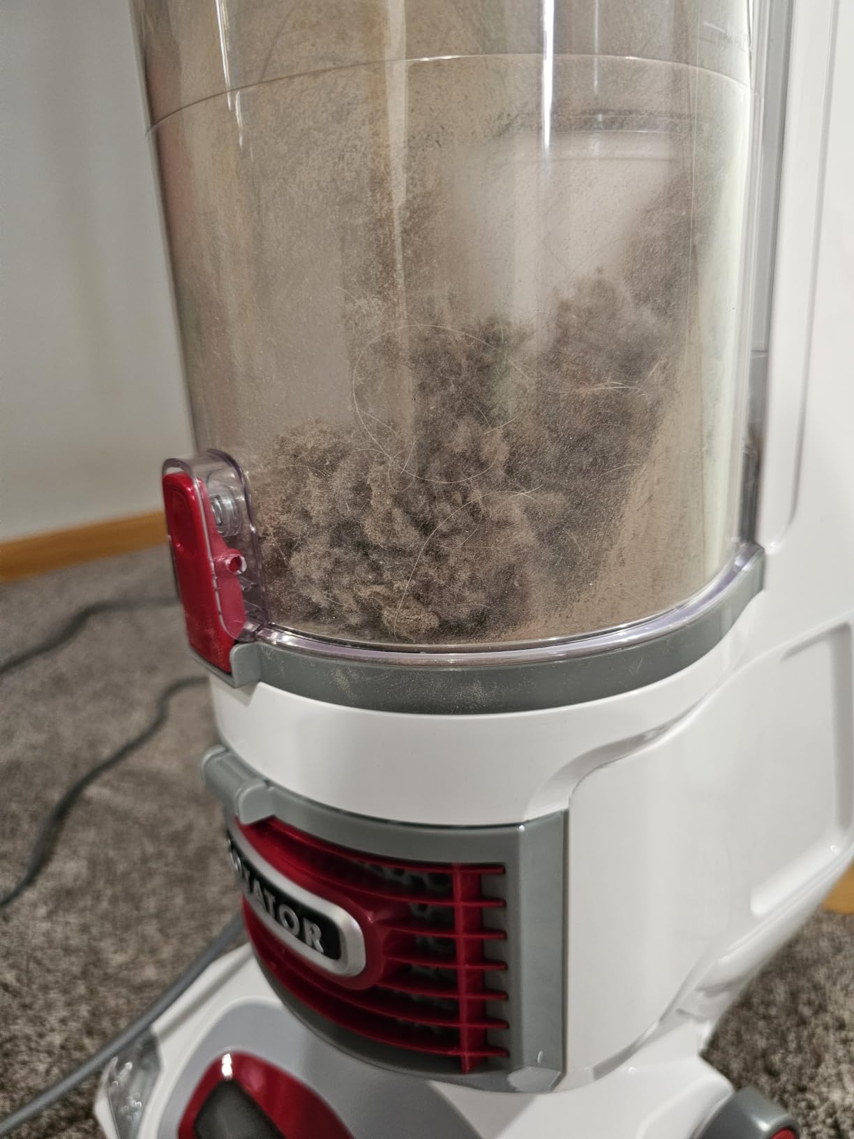 Shark Rotator Lift-Away Upright Vacuum with HEPA Filter, White/Red, NV501 customer photo 1