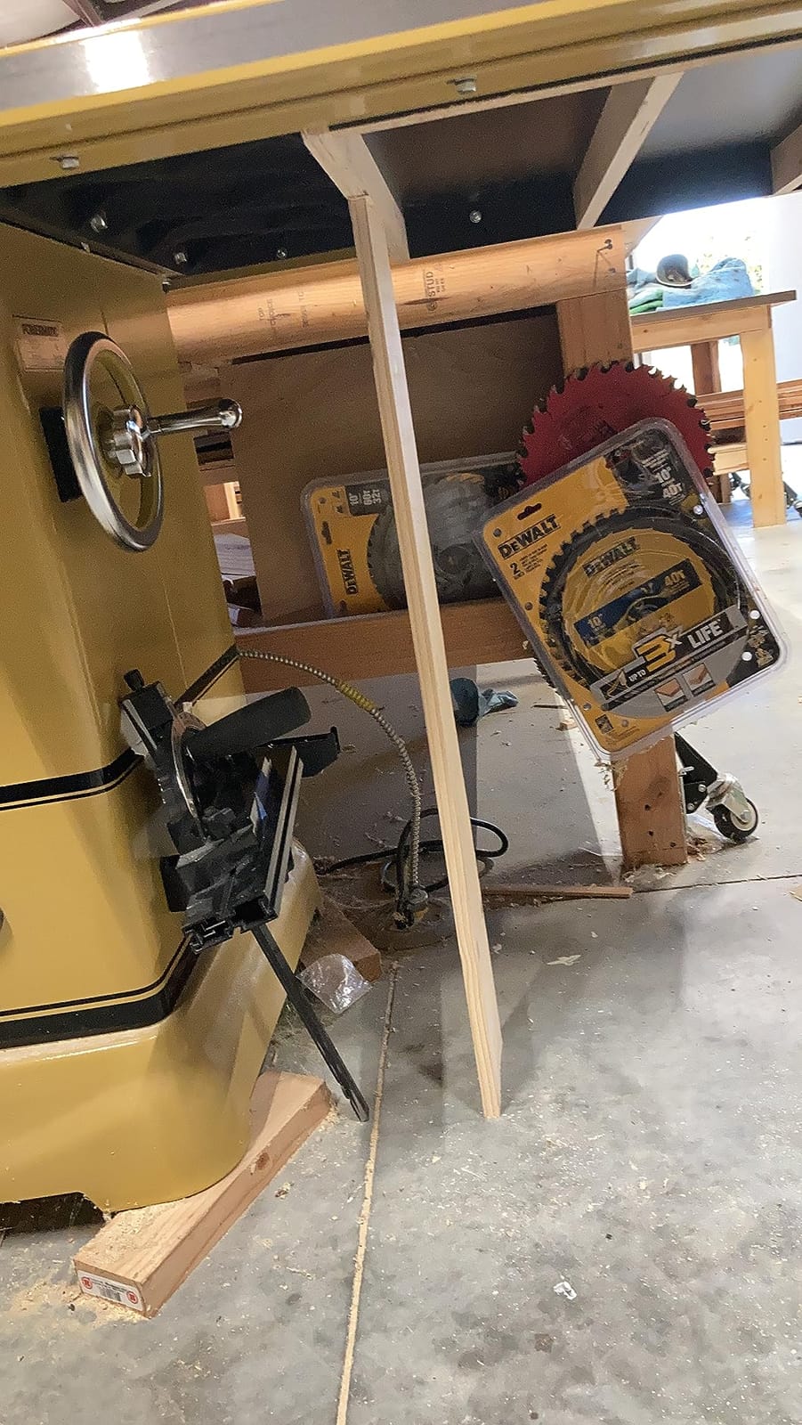 Powermatic 10-Inch Table Saw, 52-Inch Rip, 1-3/4 HP, 115/230V 1Ph (Model PM1000) customer photo 1