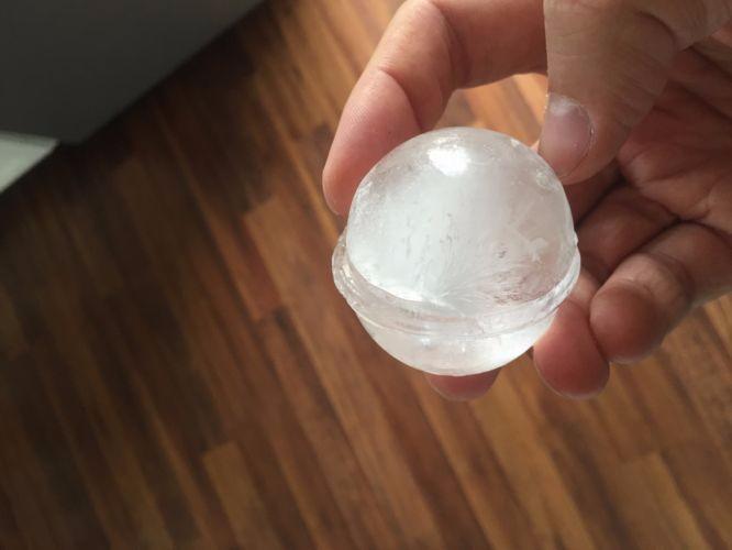 Housewares Solutions Froz Ice Ball Maker – Novelty Food-Grade Silicone Ice Mold Tray With 4 X 4.5cm Ball Capacity customer photo 1