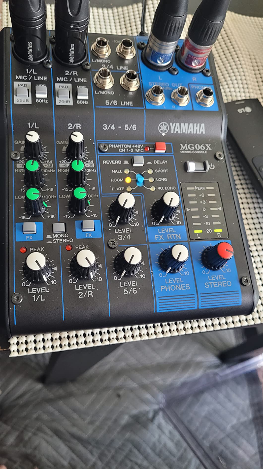 YAMAHA MG06X 6-Input Compact Stereo Mixer with Effects customer photo 1
