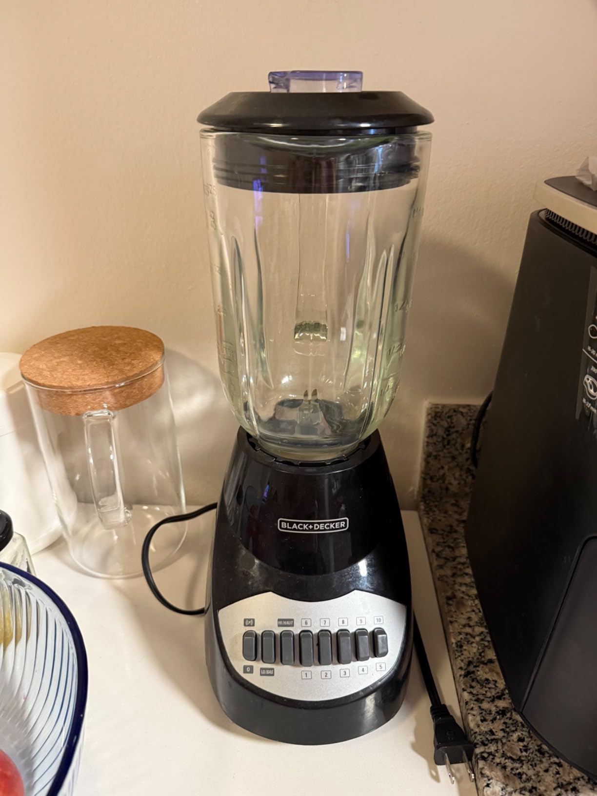 BLACK+DECKER Countertop Blender with 6-Cup Glass Jar, 10-Speed Settings, Black, BL2010BG customer photo 2