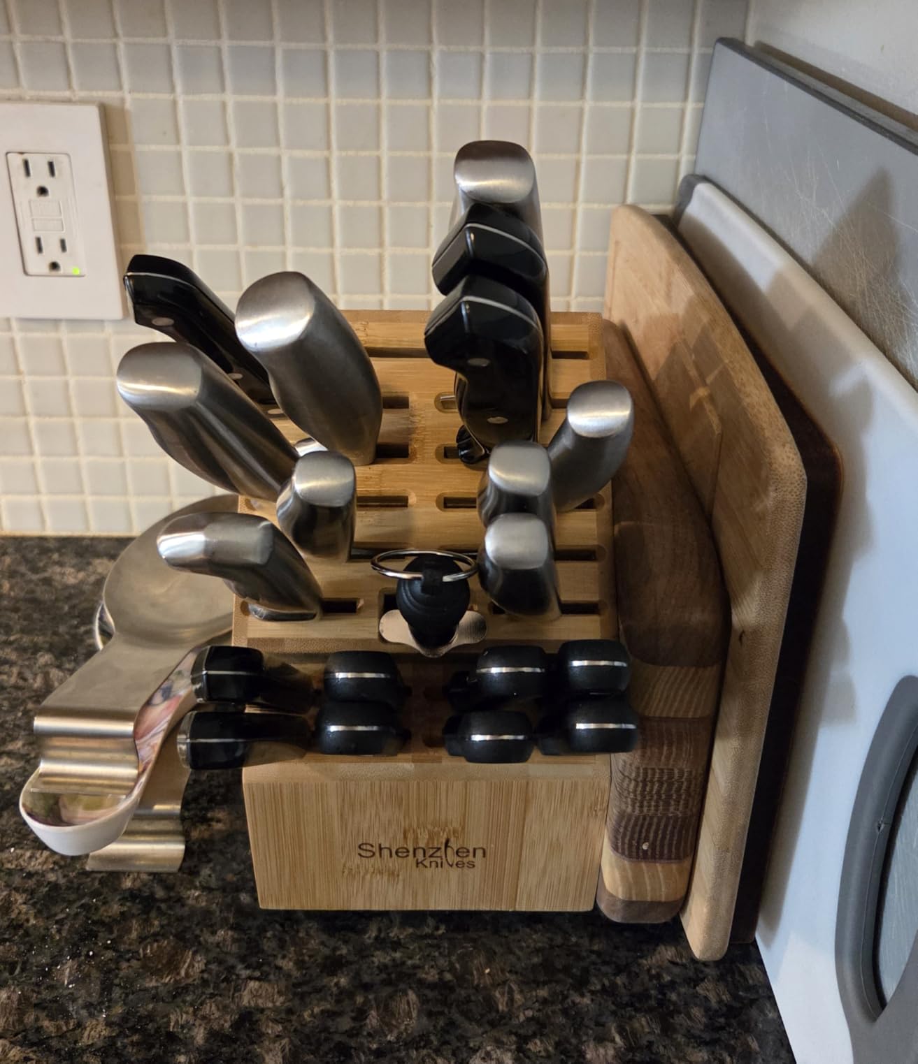 Shenzhen Knives 20 Slot Bamboo Countertop Knife Block – Large, 8x5.25x11 customer photo 2