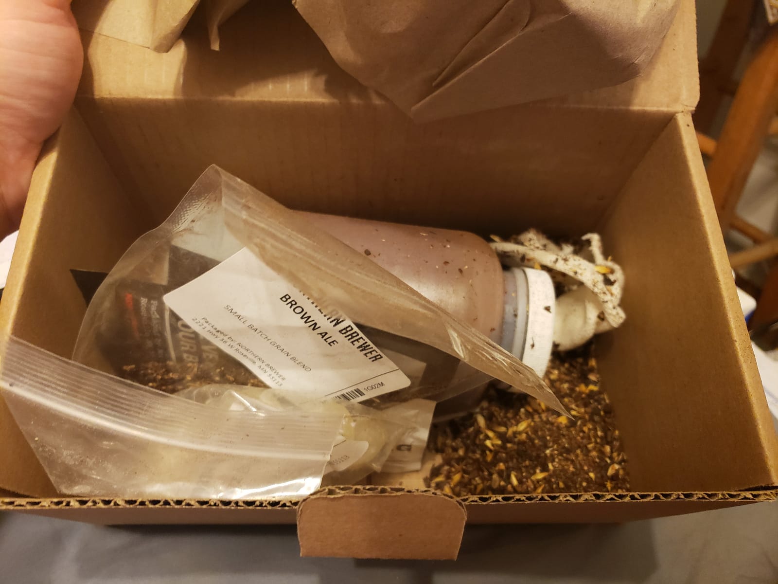 Northern Brewer - Siphonless 1 Gallon Craft Beer Making Starter Kit, Equipment and Beer Recipe Kit (Caribou Slobber Brown Ale) customer photo 2