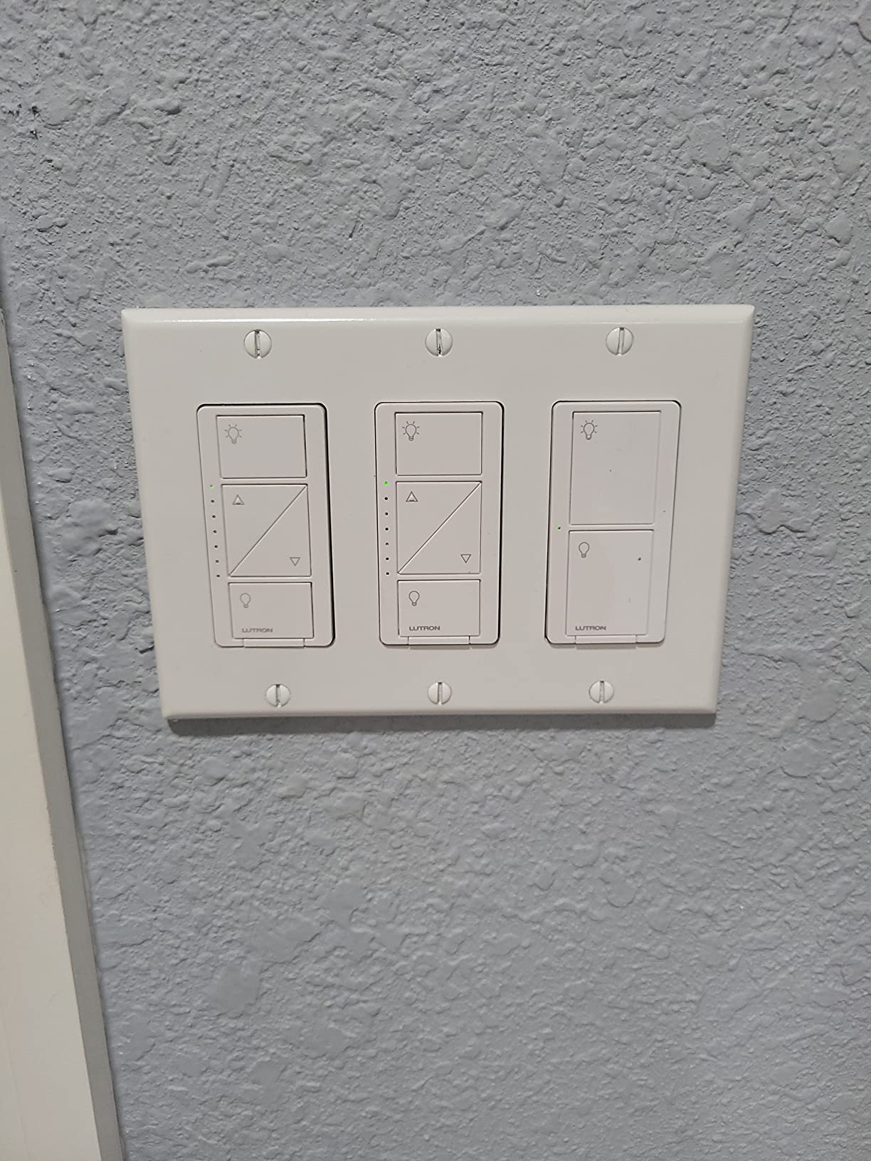 Lutron Caseta Smart Light Switch for Lighting and Fans (Smart Hub Required), 6 amp, Single-Pole/3-Way, Neutral Required, PD-6ANS-WH, White customer photo 2