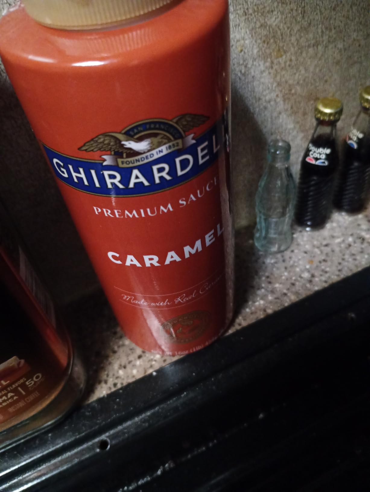 Ghirardelli Caramel Sauce Squeeze Bottle, 16 oz (Pack of 1) customer photo 2