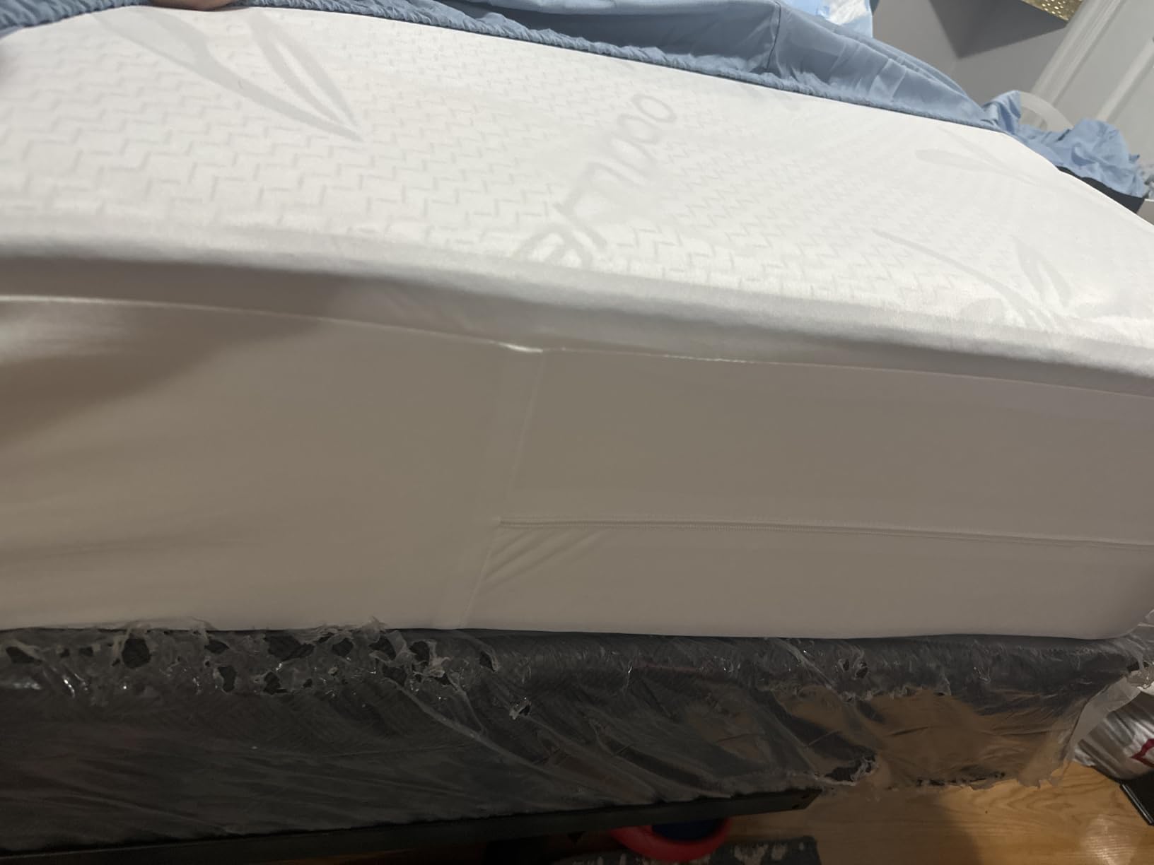 Waterproof Zippered Mattress Protector Queen Size, 12