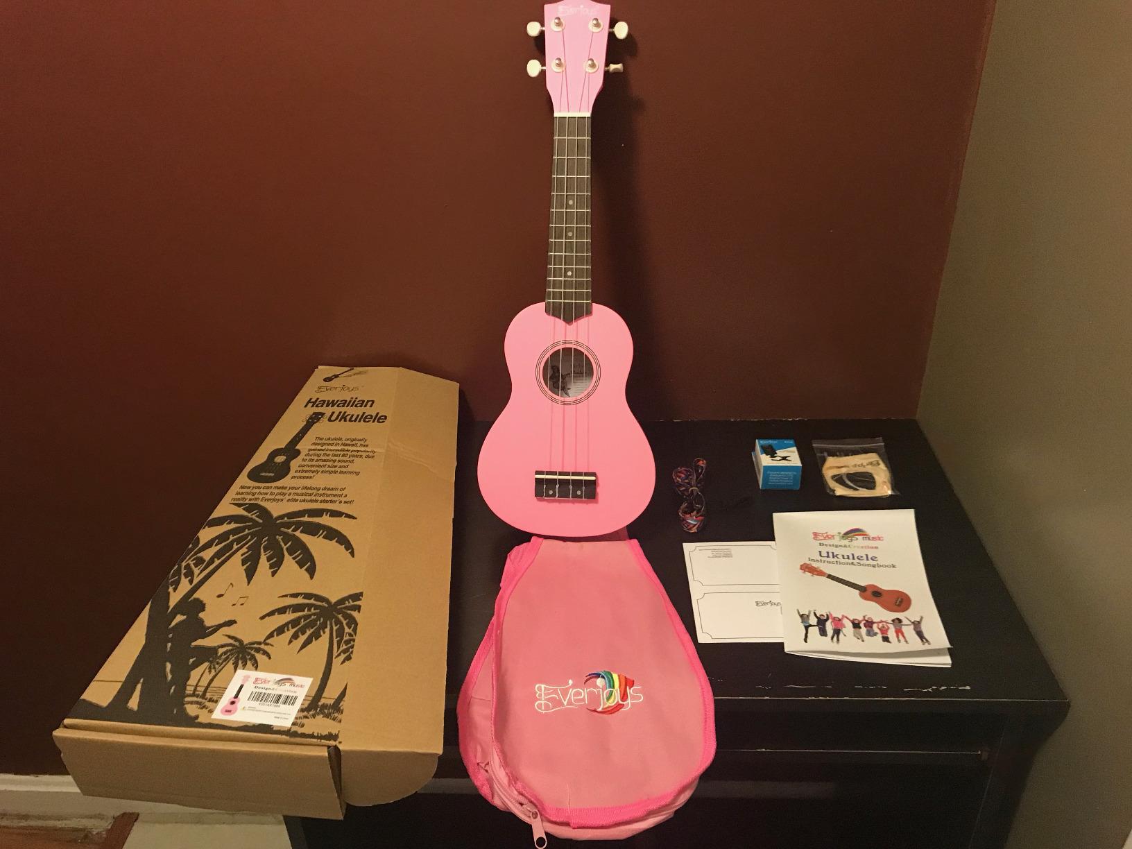 Everjoys Soprano Ukulele Beginner Kit 21 Inch w/Free Online Lesson Gig Bag Tuner Picks Strap, Fast to Learn (Honey) customer photo 1