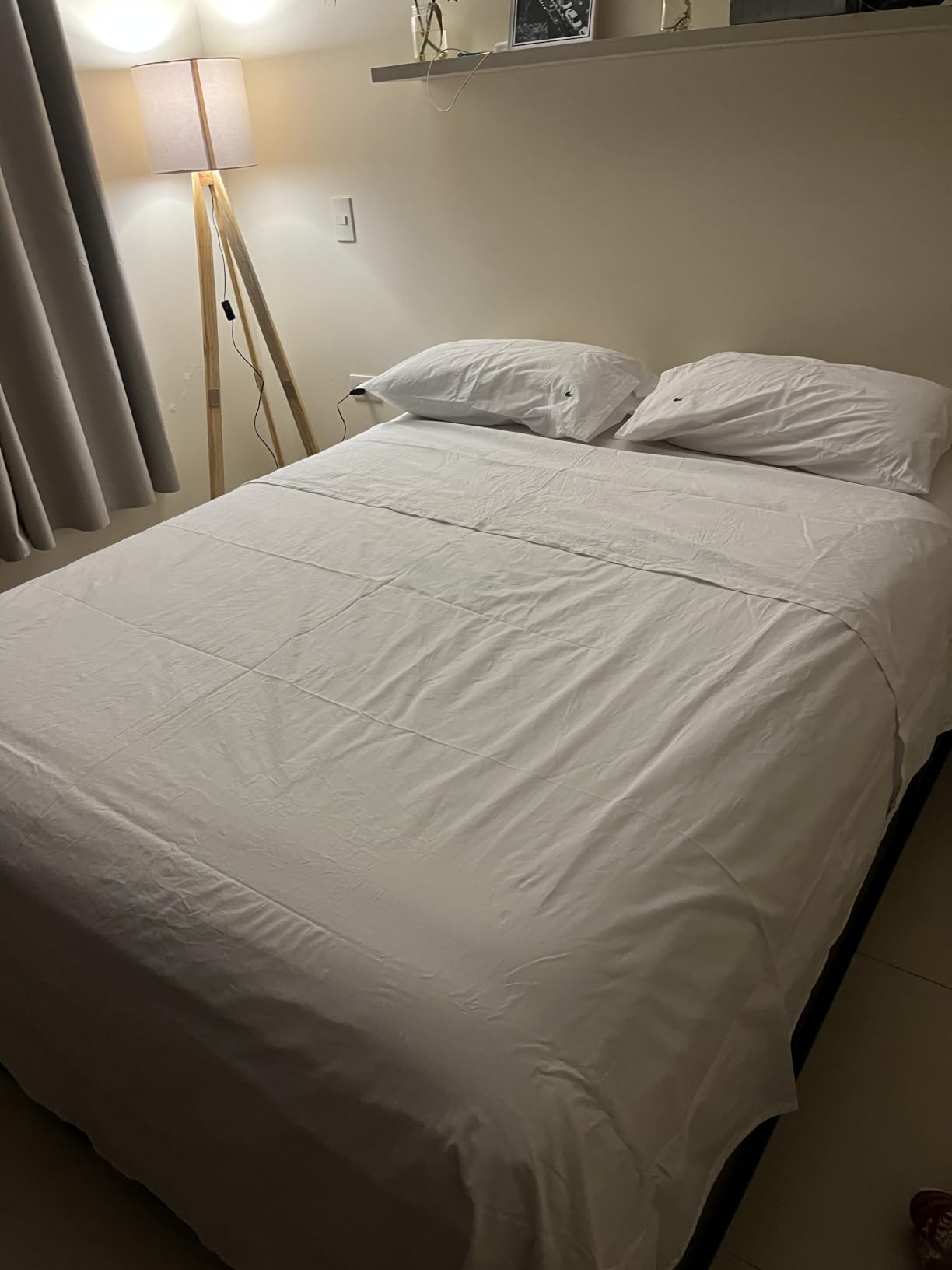 Lacoste 100% Cotton Percale 4-Piece Sheet Set, Dark Gray, Queen customer photo 1