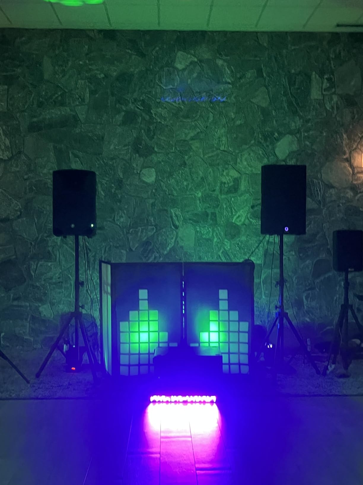 U`King LED Moving Head Light 25W DJ Lights Stage Lighting with 8 GOBO 8 Color by DMX-512 and Sound Activtaed Control Spotlight for Disco Parties Wedding Church Live Show KTV Club (Black-1 piece) customer photo 2