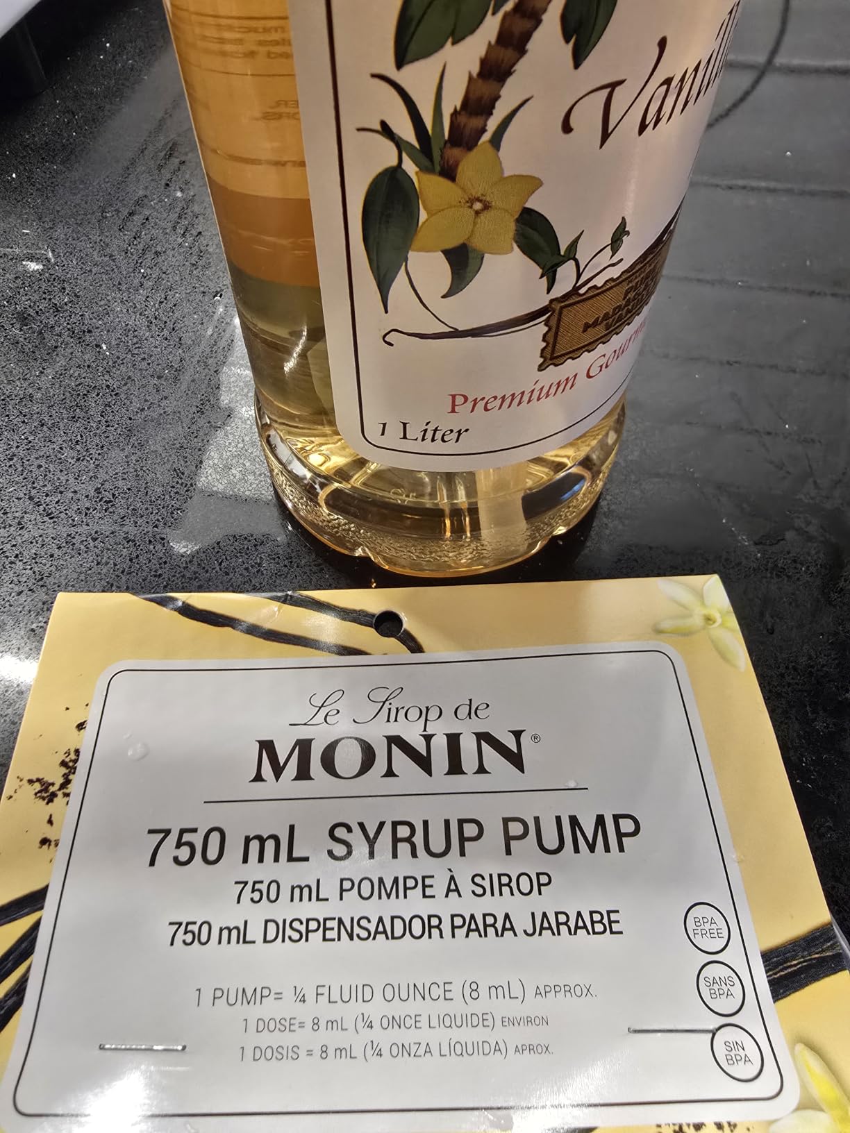 Monin - Vanilla Syrup with Monin BPA Free Pump, Boxed, Versatile Flavor, Great for Coffee, Shakes, and Cocktails, Gluten-Free, Non-GMO (1 Liter) customer photo 2