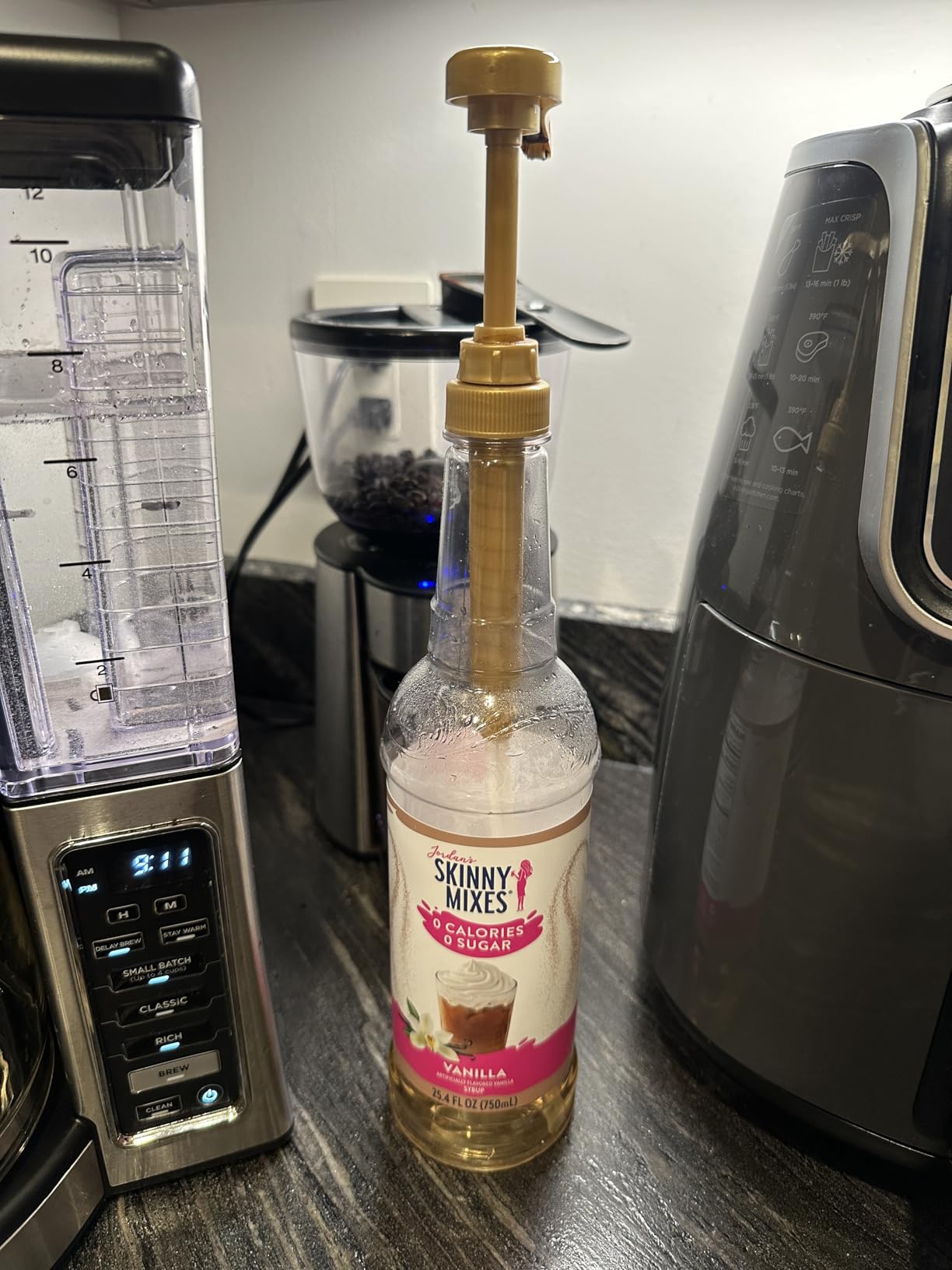 Jordan's Skinny Mixes Sugar Free Coffee Syrup, Vanilla Coffee Flavoring Syrup, Zero Calorie Drink Mix, Lattes, Baking, Protein Shake or Cocktail, Dairy & Gluten Free, Kosher, 25.4 Fl Oz, 2 Pack customer photo 1