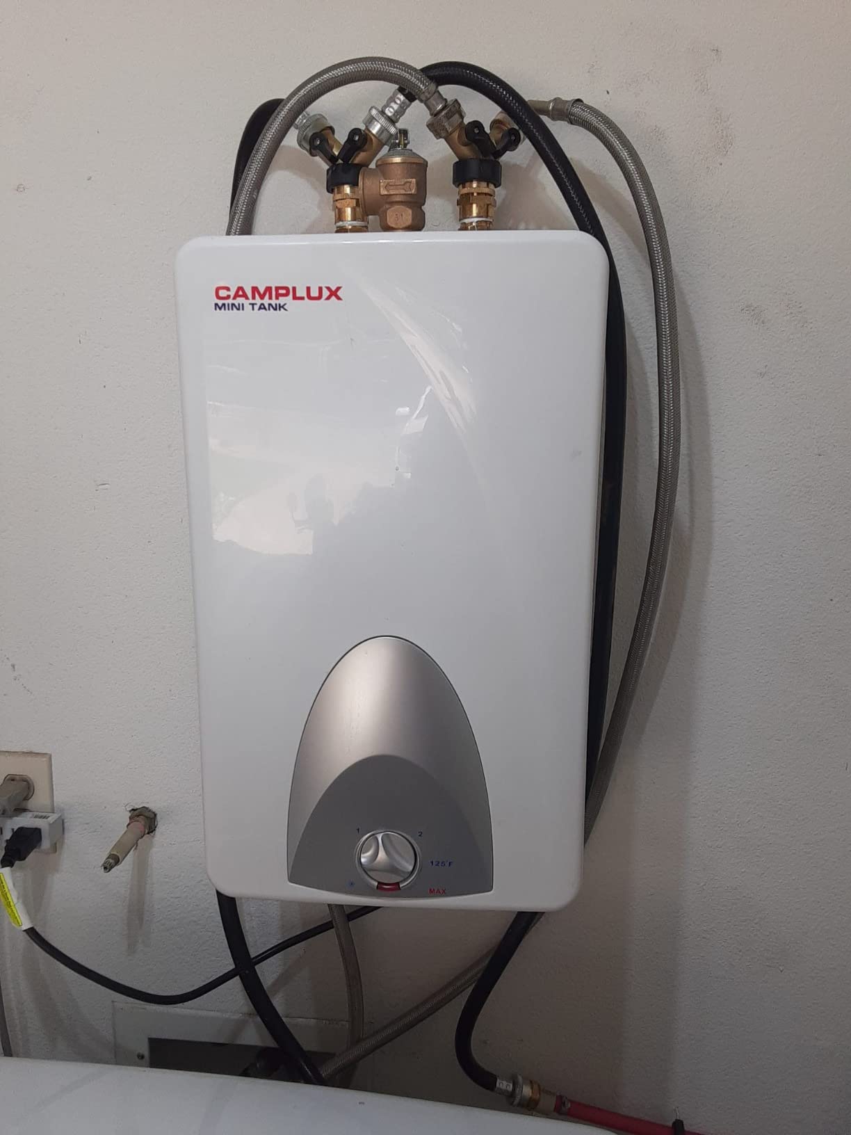 CAMPLUX Electric Mini Tank Water Heater 2.5 Gallons (ME25), Eliminate Time for Hot Water - Shelf, Wall or Floor Mounted, UL Listed customer photo 1