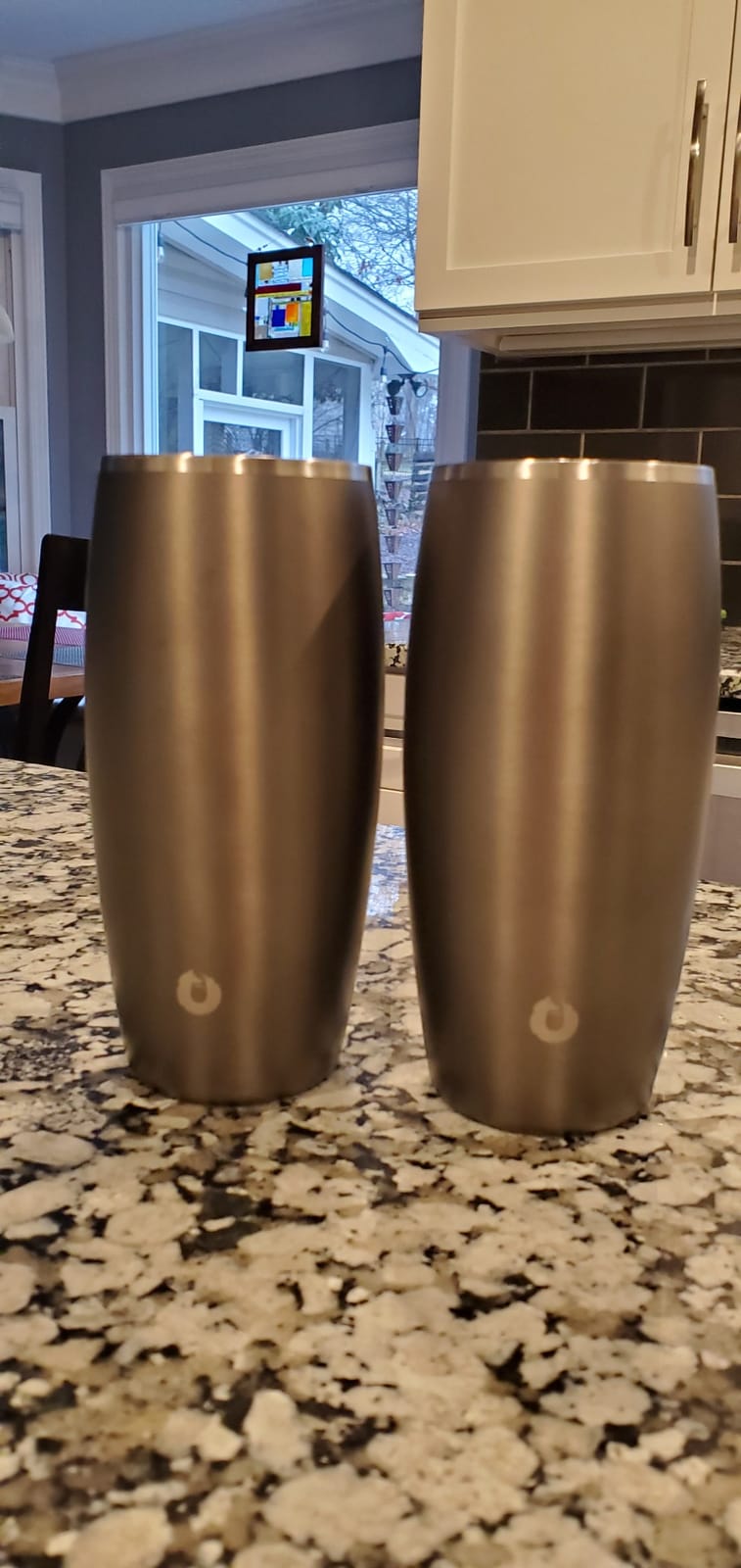 SNOWFOX Insulated Beer Glasses, Premium Vacuum Insulated Stainless Steel for Cold Drinks, Guiness Glasses, Set of 2, Lightweight Pint Glasses, Gift for Men, Home Bar Accessories, 18oz, Olive Grey customer photo 2