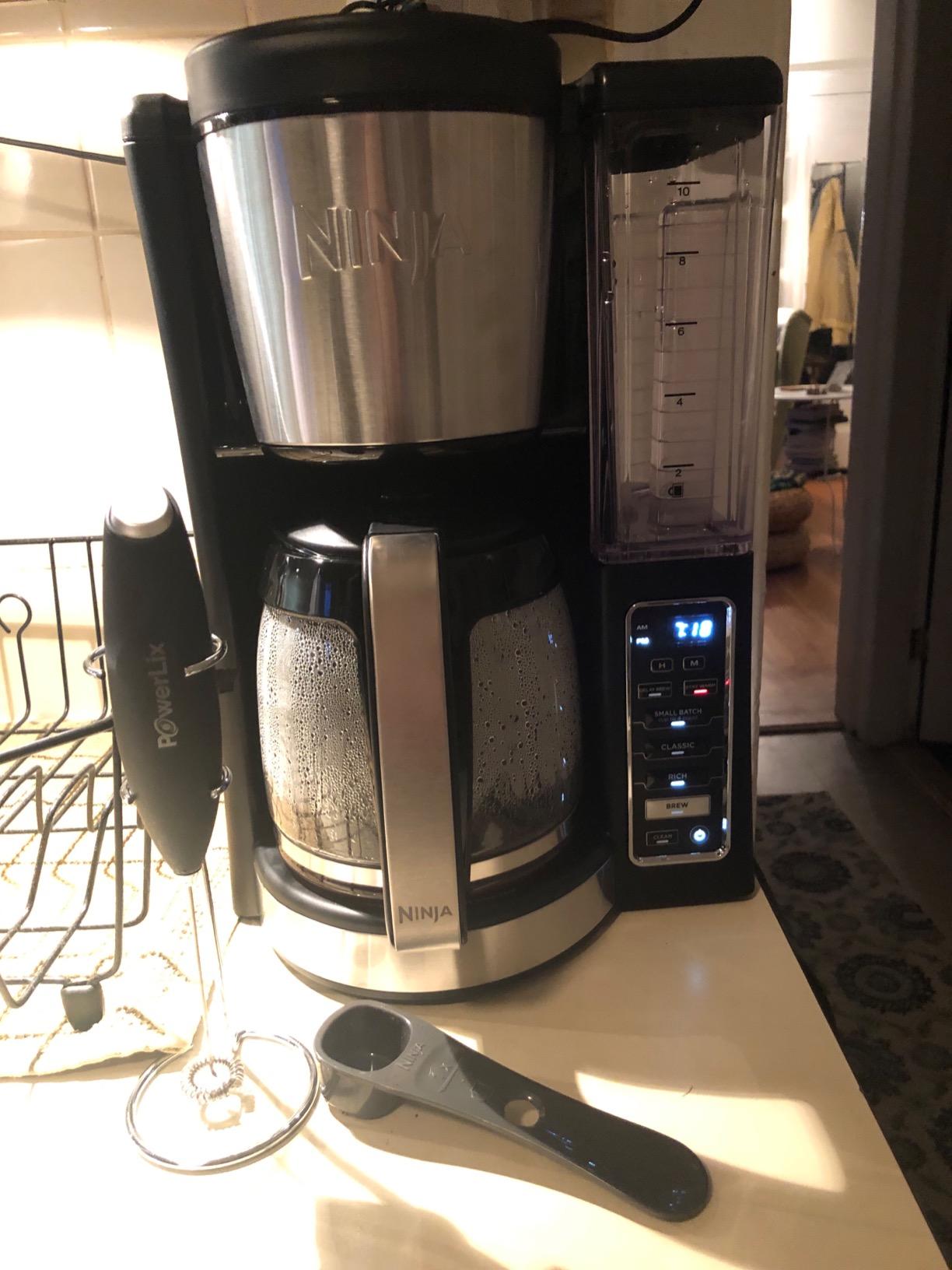 Ninja 12-Cup Programmable Coffee Maker with Classic and Rich Brews, 60 oz. Water Reservoir, and Thermal Flavor Extraction (CE201), Black/Stainless Steel customer photo 2
