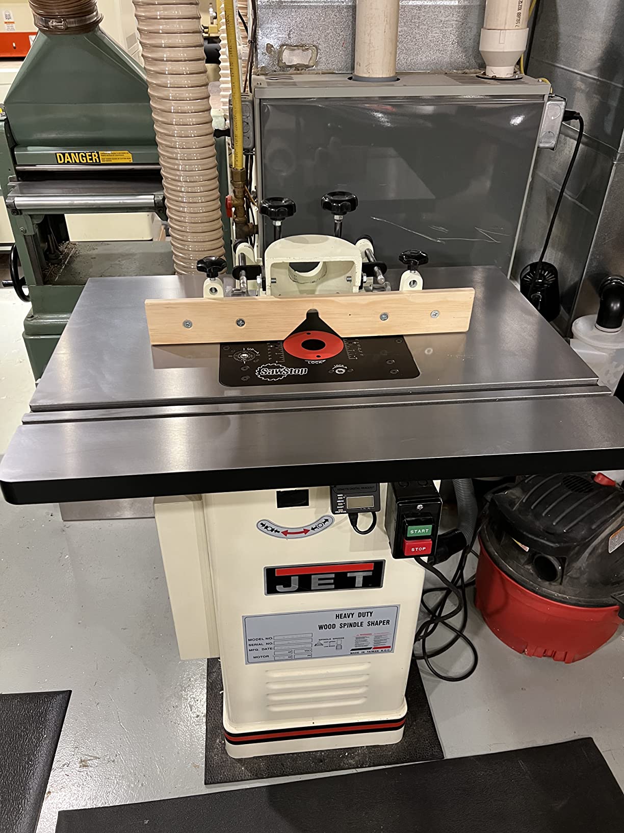 SawStop RT-LFT Four-Post Router Lift with Lock customer photo 1