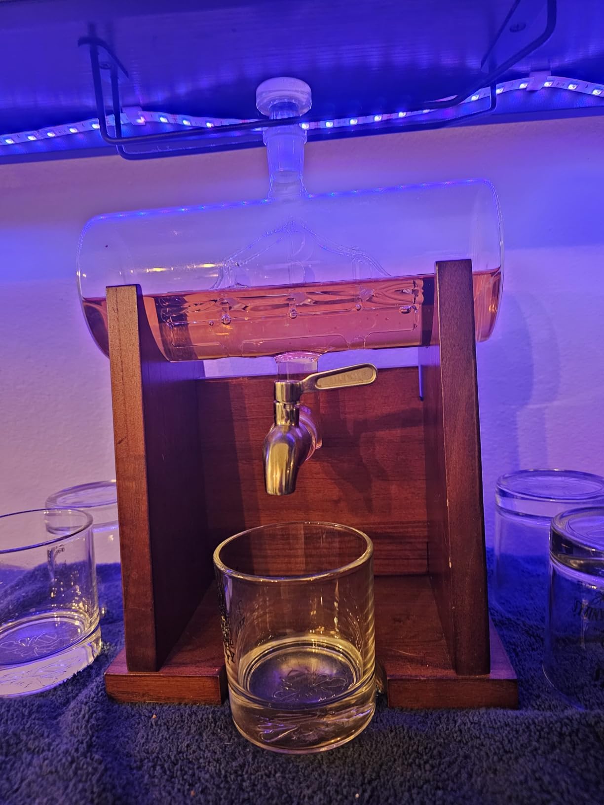 Jillmo Whiskey Decanter Set for Men, 1250ml, 2 Glasses & Wooden Stand customer photo 1