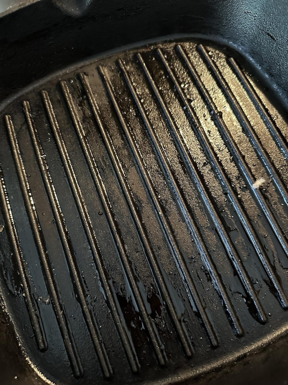 12 Inch Square Grill Pan Large Pre-Seasoned Cast Iron customer photo 1